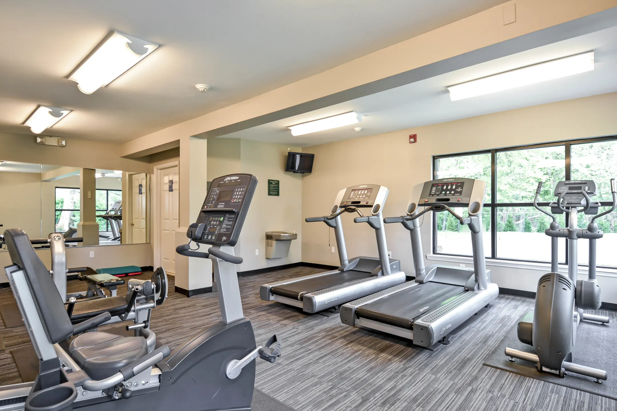 Fitness Weight Room - Lakeview Apartments - Leonia, NJ
