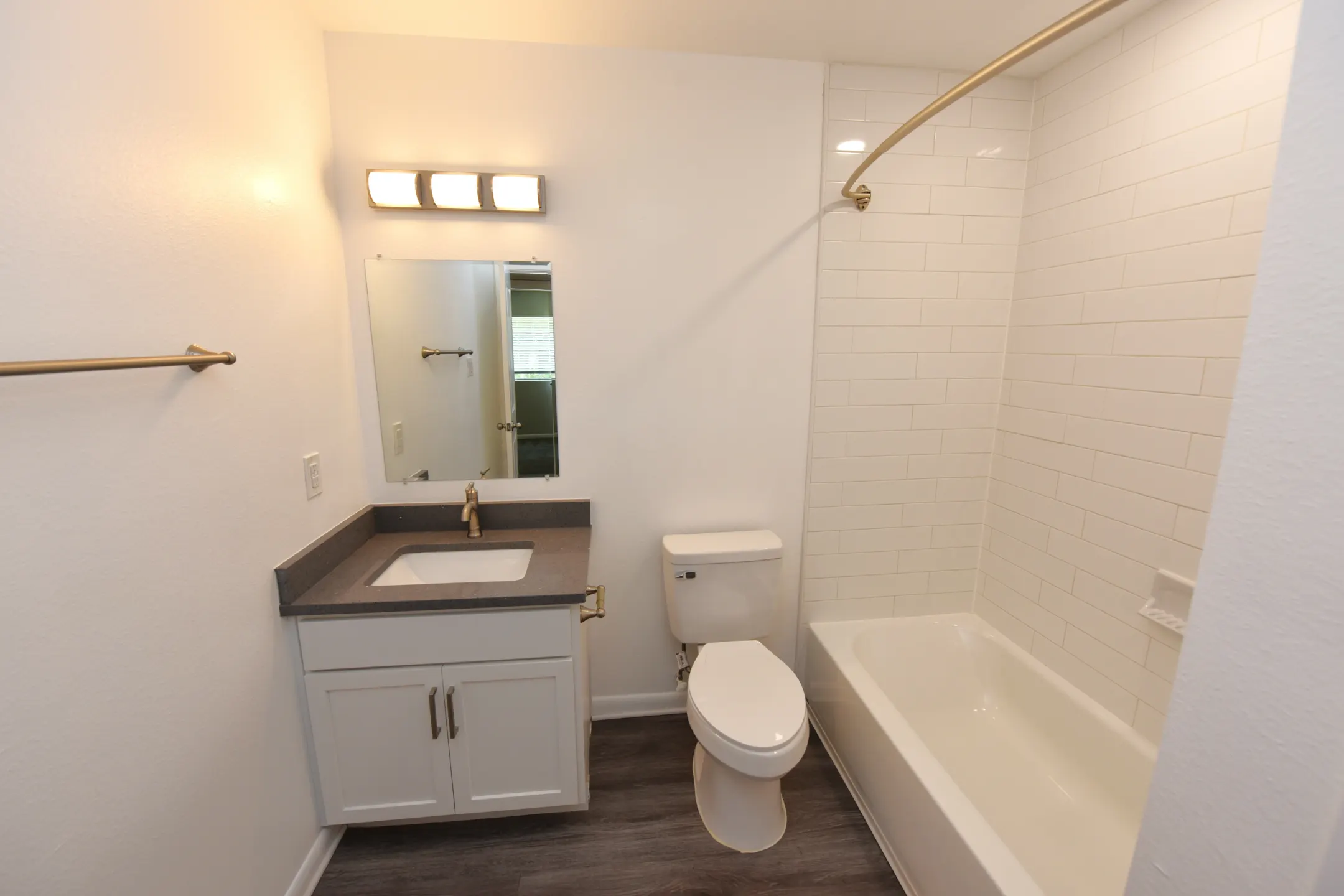 Flats On Walters 807 Walters St Lake Charles, LA Apartments for