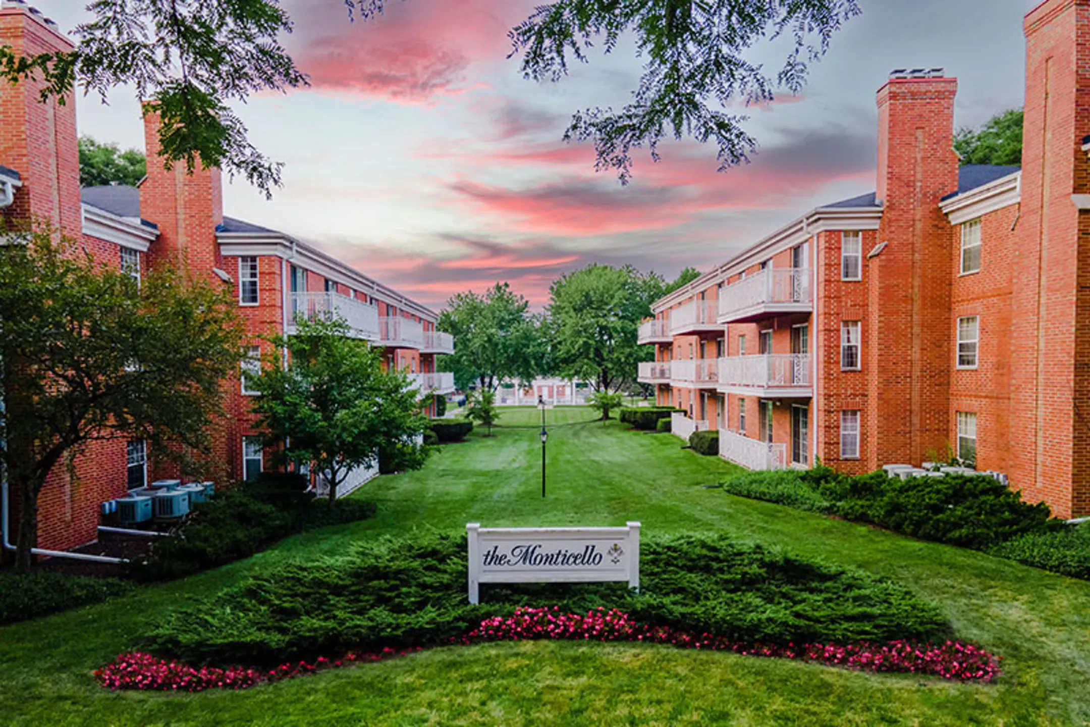 Monticello Apartments Apartments Madison, WI 53705