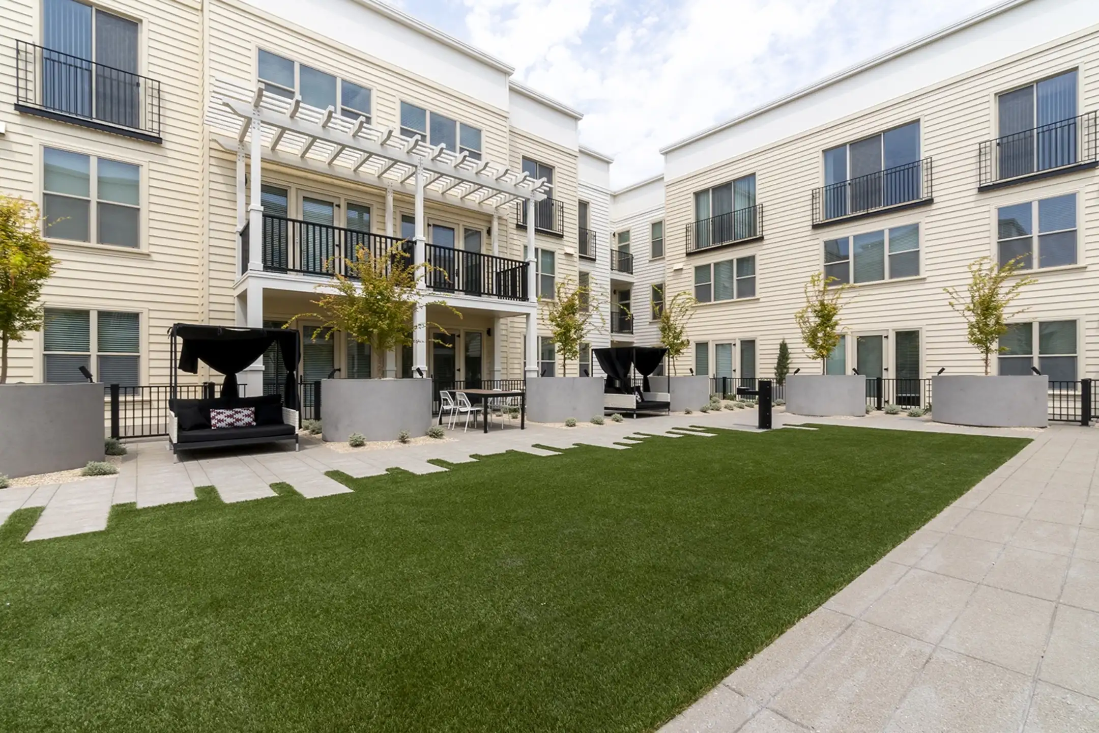 The Grand Apartments Hercules, CA 94547