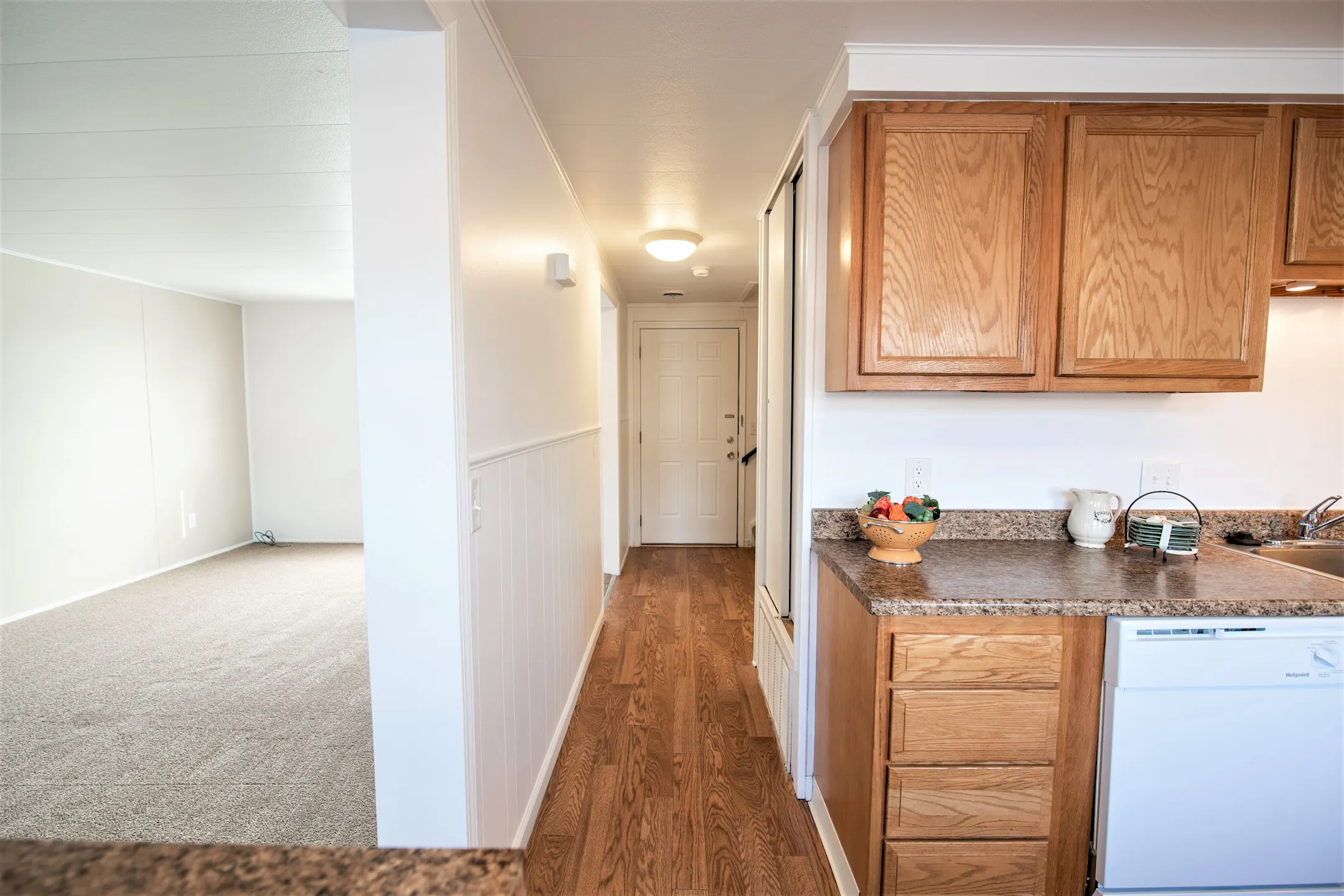 Saddle Club Townhomes Apartments Liverpool, NY 13090