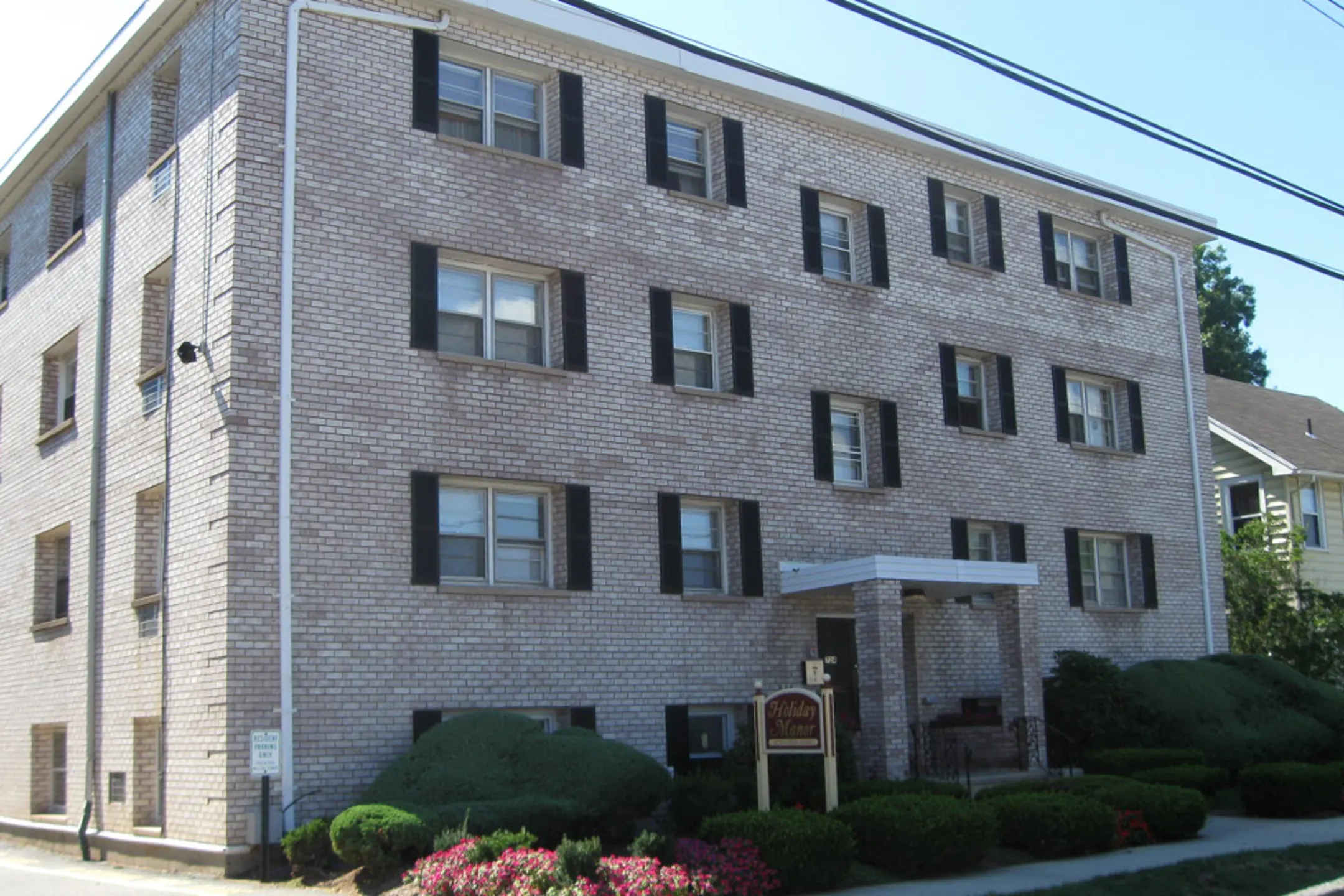 Holiday Manor Apartments West Haven, CT 06516