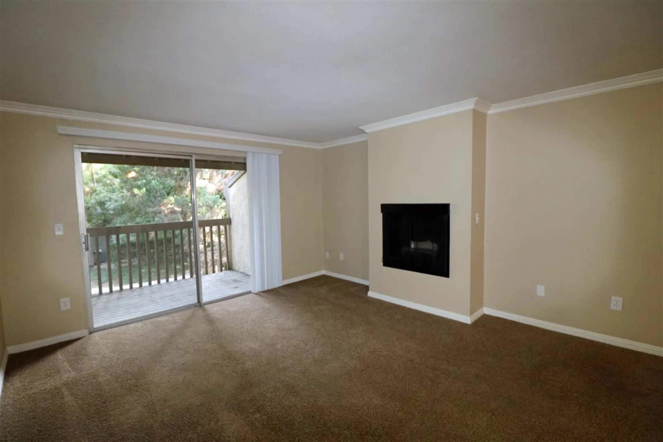 Living Room - Greenhouse Apartments - Fullerton, CA