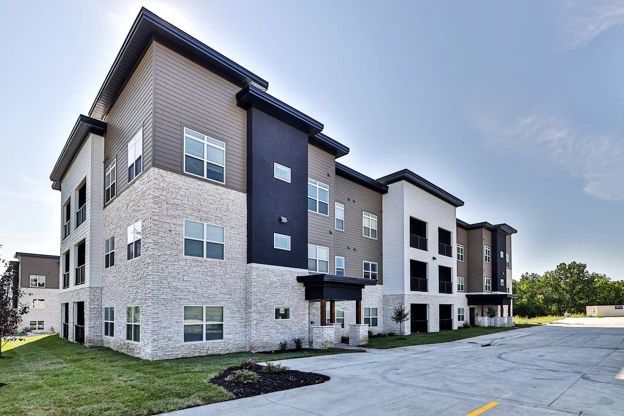 The Lofts at Bridgewood Apartments Oak Grove, MO 64075