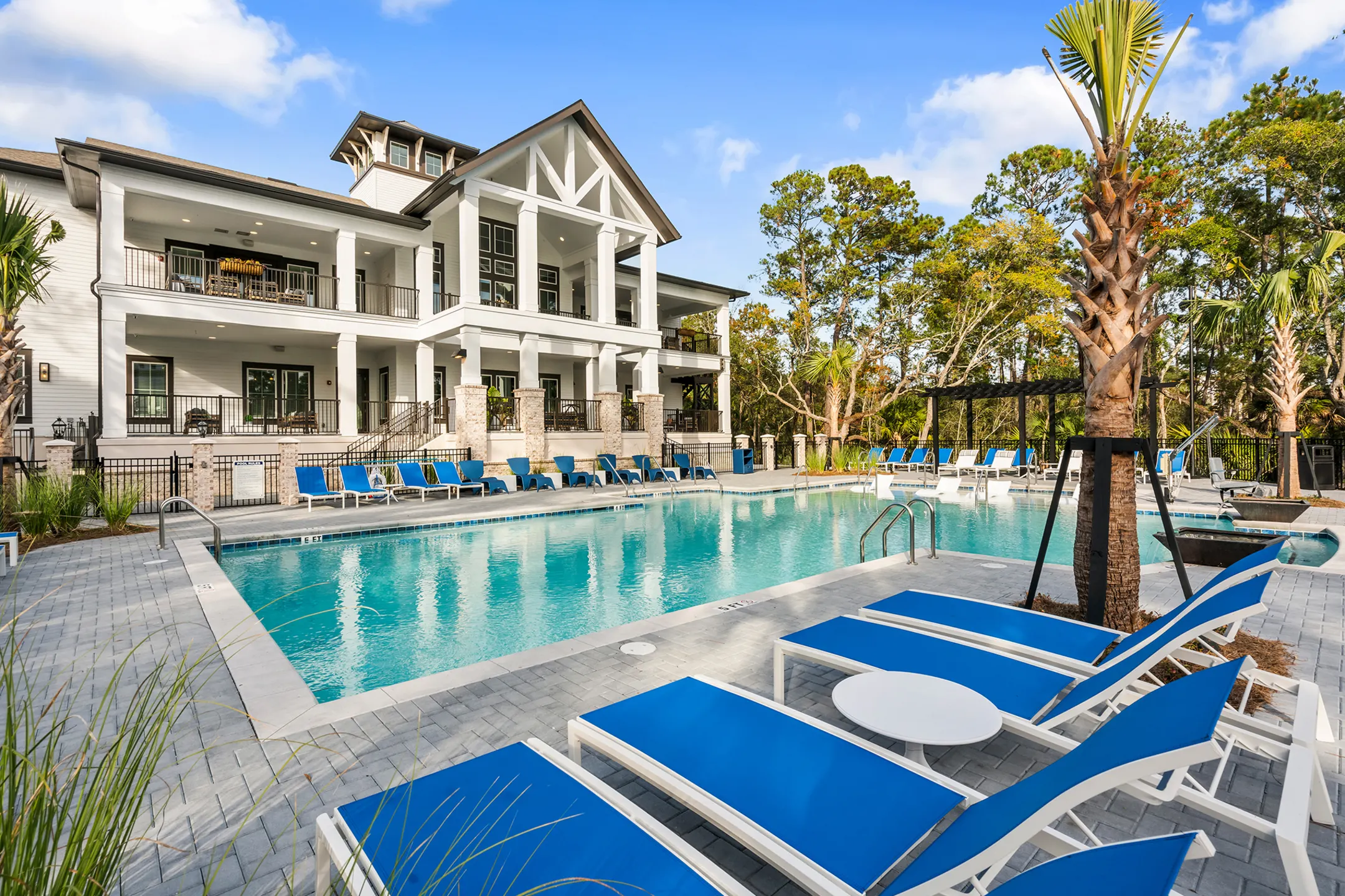 Pool - Grande Oaks Parc Apartments - Charleston, SC