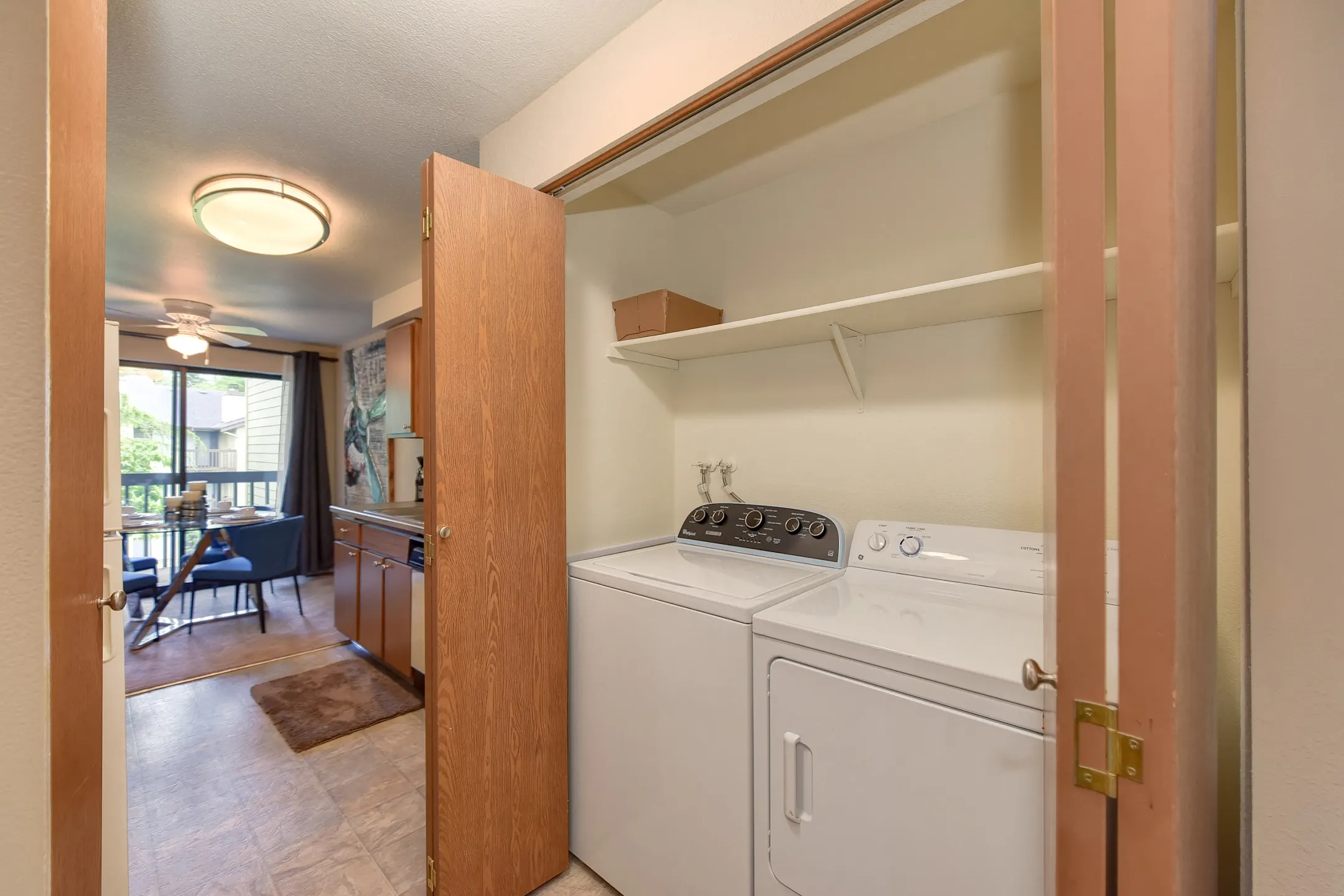 Kitchen - Kently Pointe - Kent, WA