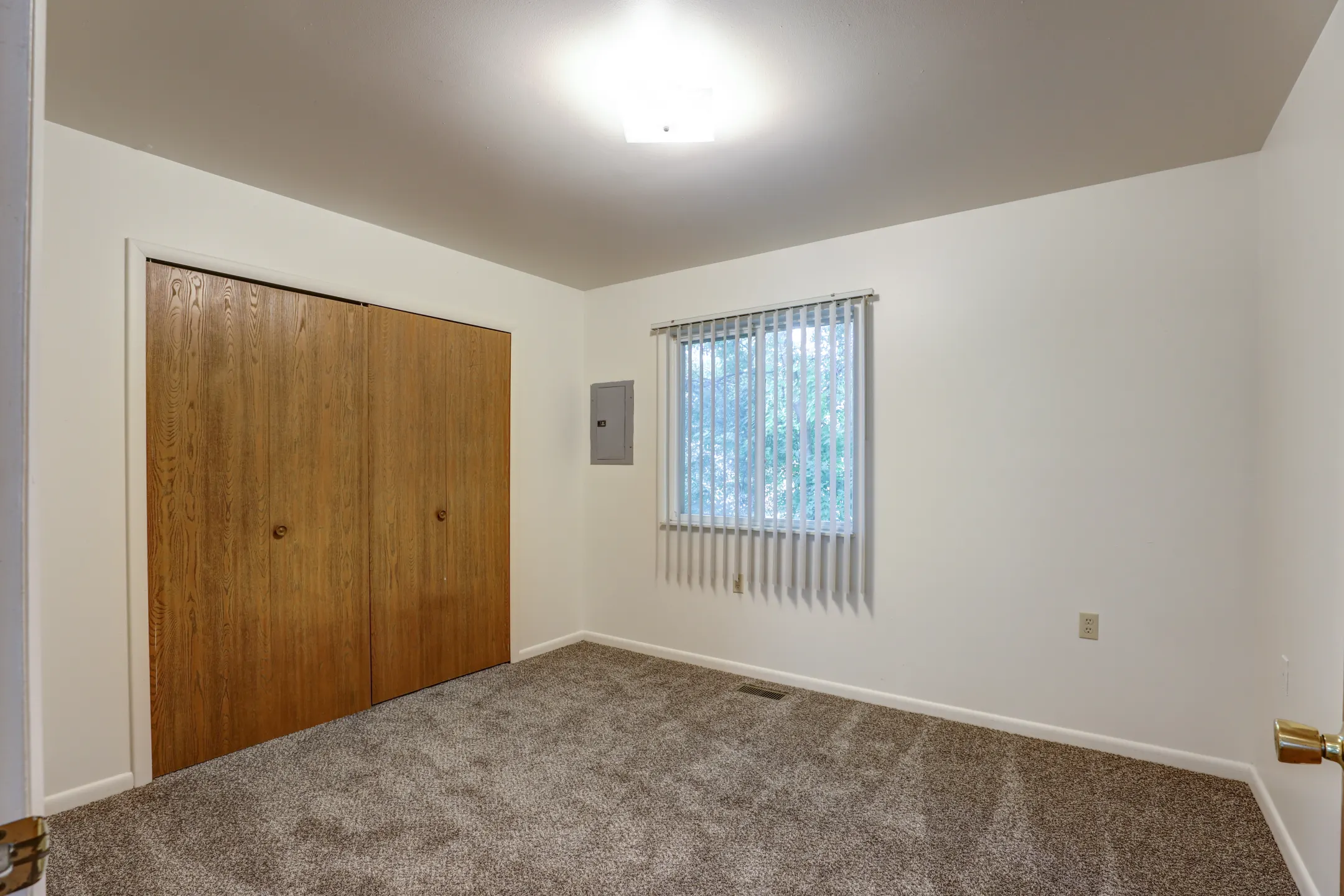 Living Room - Hazel Park Apartments - Mount Morris, MI