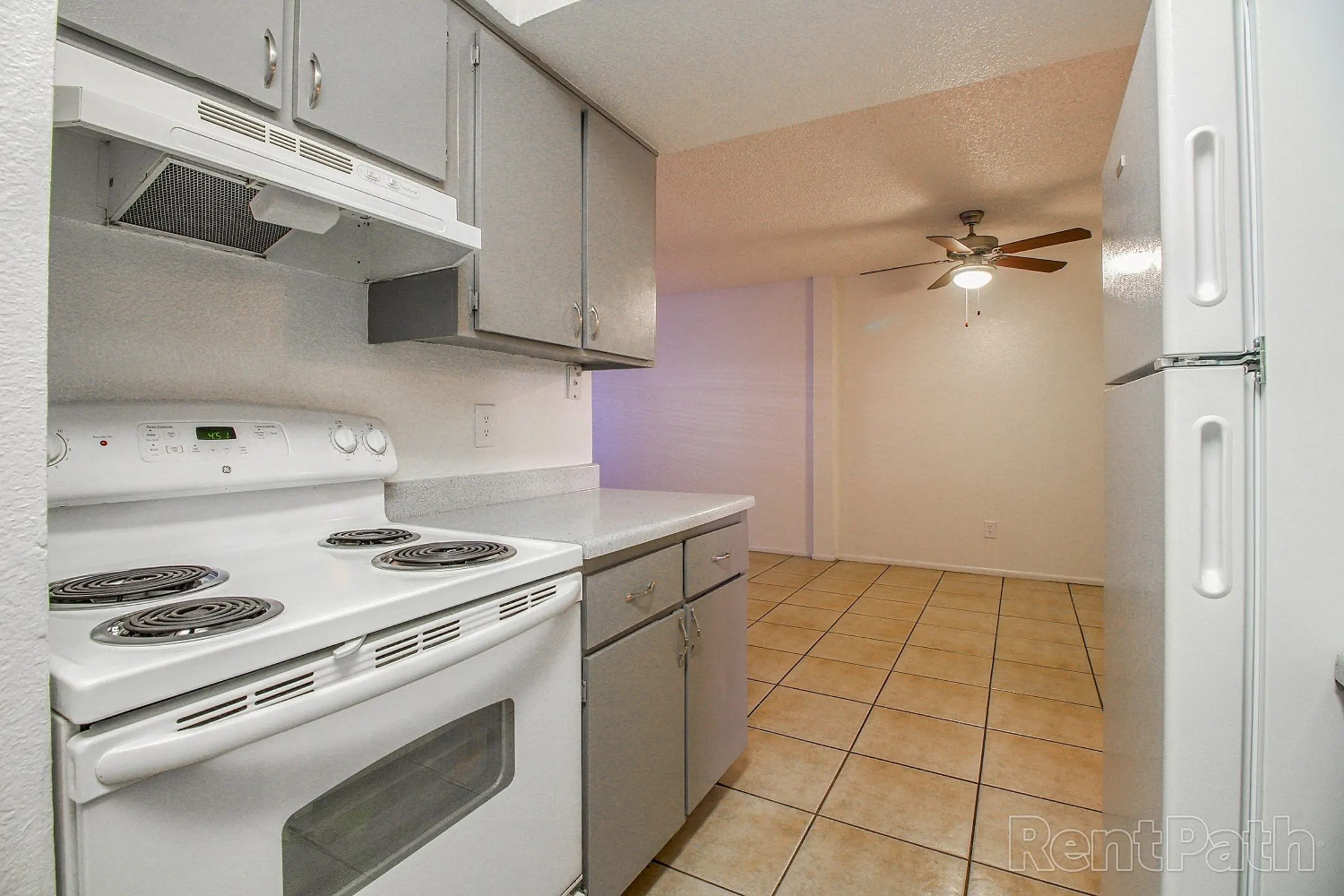Kitchen - New Horizons Apartments - Phoenix, AZ