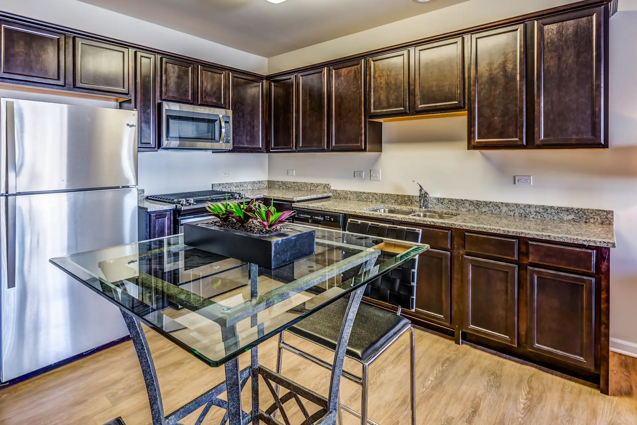 Village Reserve at Mill Creek Apartments Geneva, IL 60134