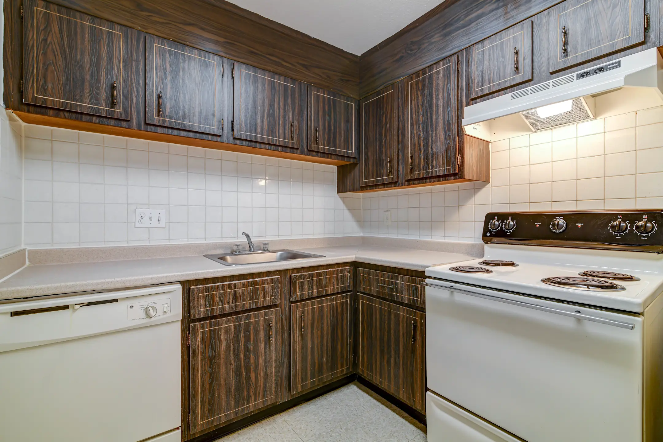 Lord Baron Apartments 8 Baron Park Ln Burlington, MA Apartments for