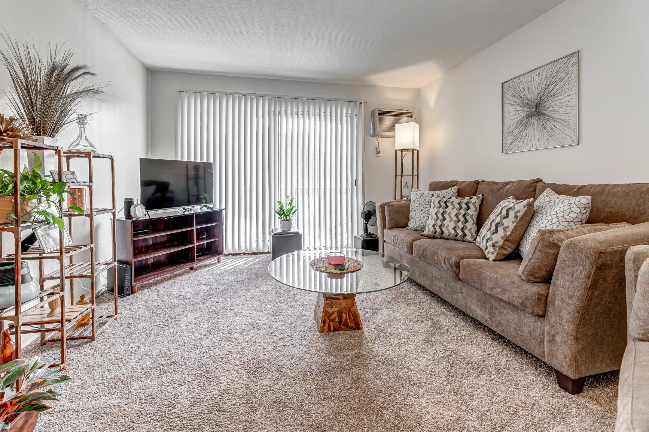 Living Room - The Park Apartments & Townhomes - Saint Paul, MN