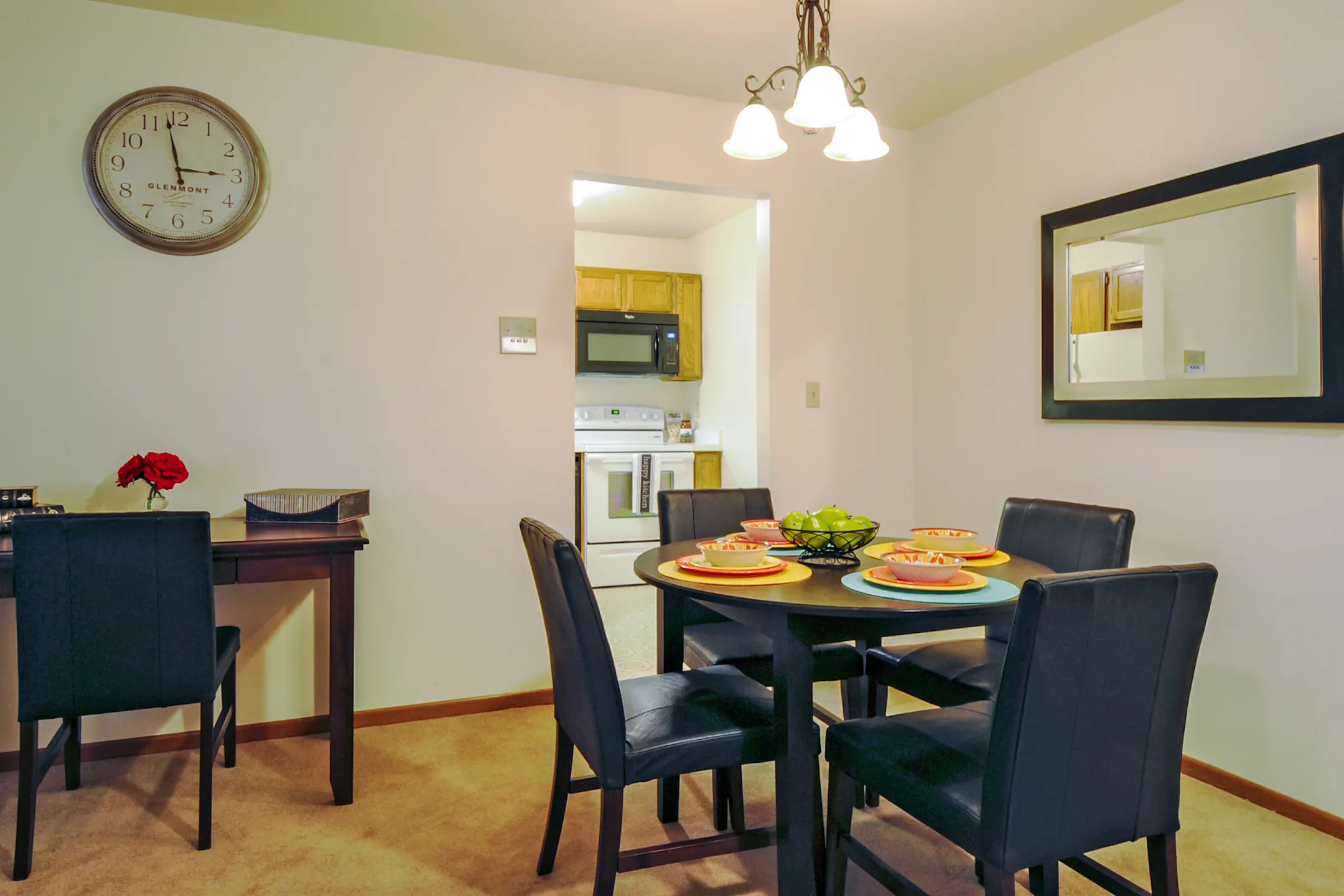 The Edgerton 4909 W Edgerton Ave Greenfield, WI Apartments for Rent