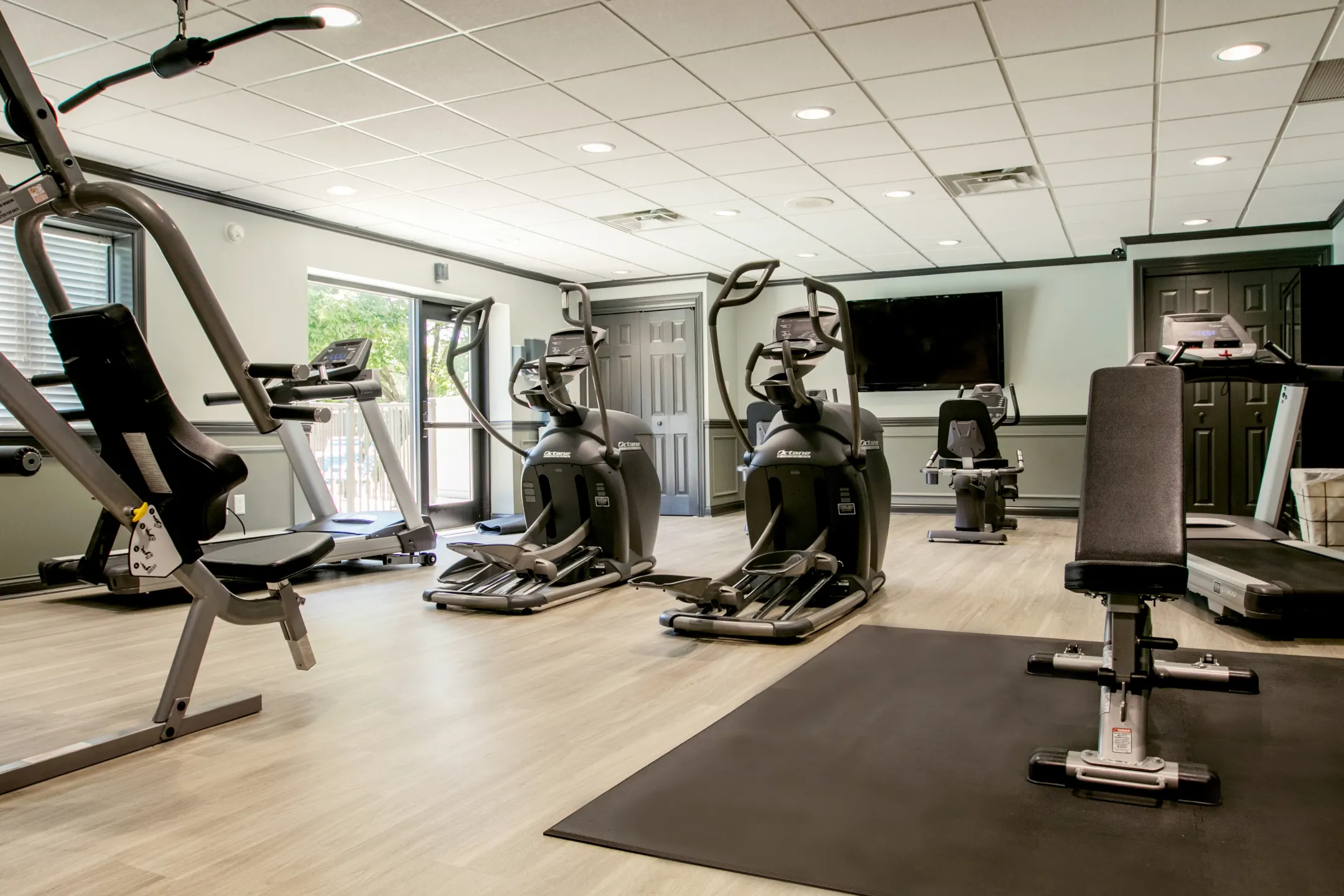 Fitness Weight Room - Gettysburg Square Apartments - Fort Thomas, KY
