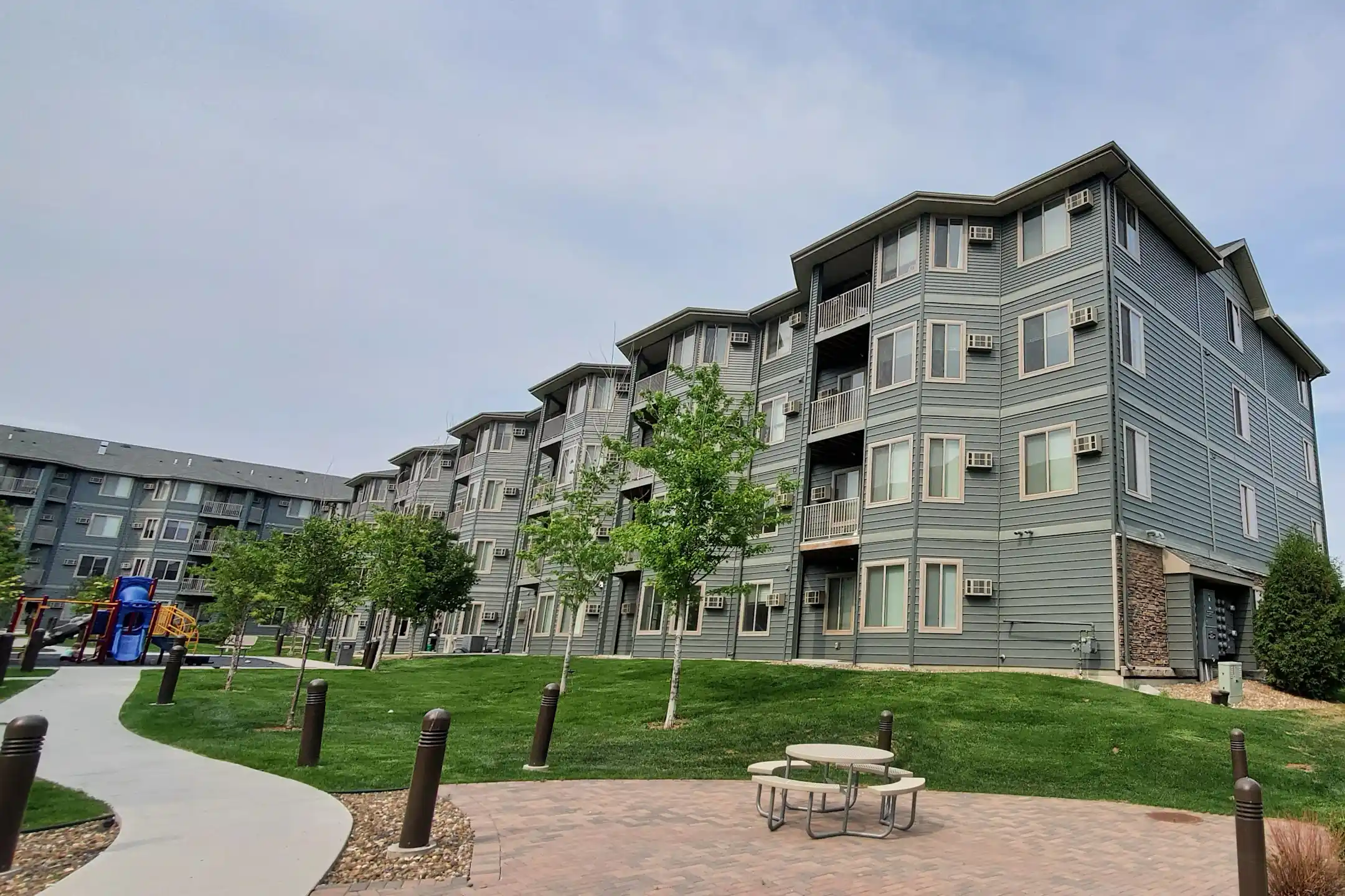 Eagle Crest Apartments 3710 26th Street W Williston, ND Apartments