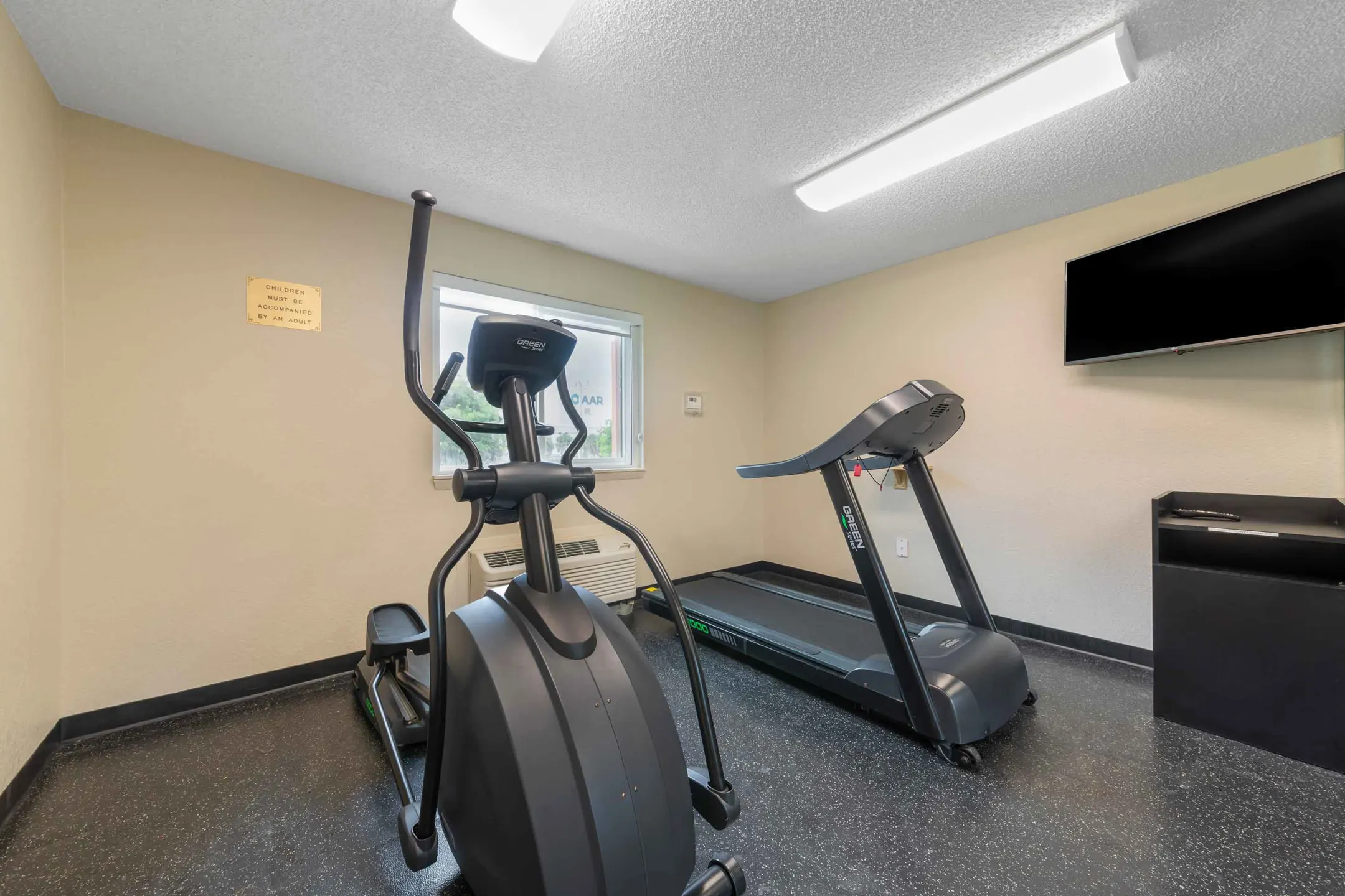 Fitness Weight Room - Furnished Studio - Miami - Airport - Miami Springs - Miami, FL
