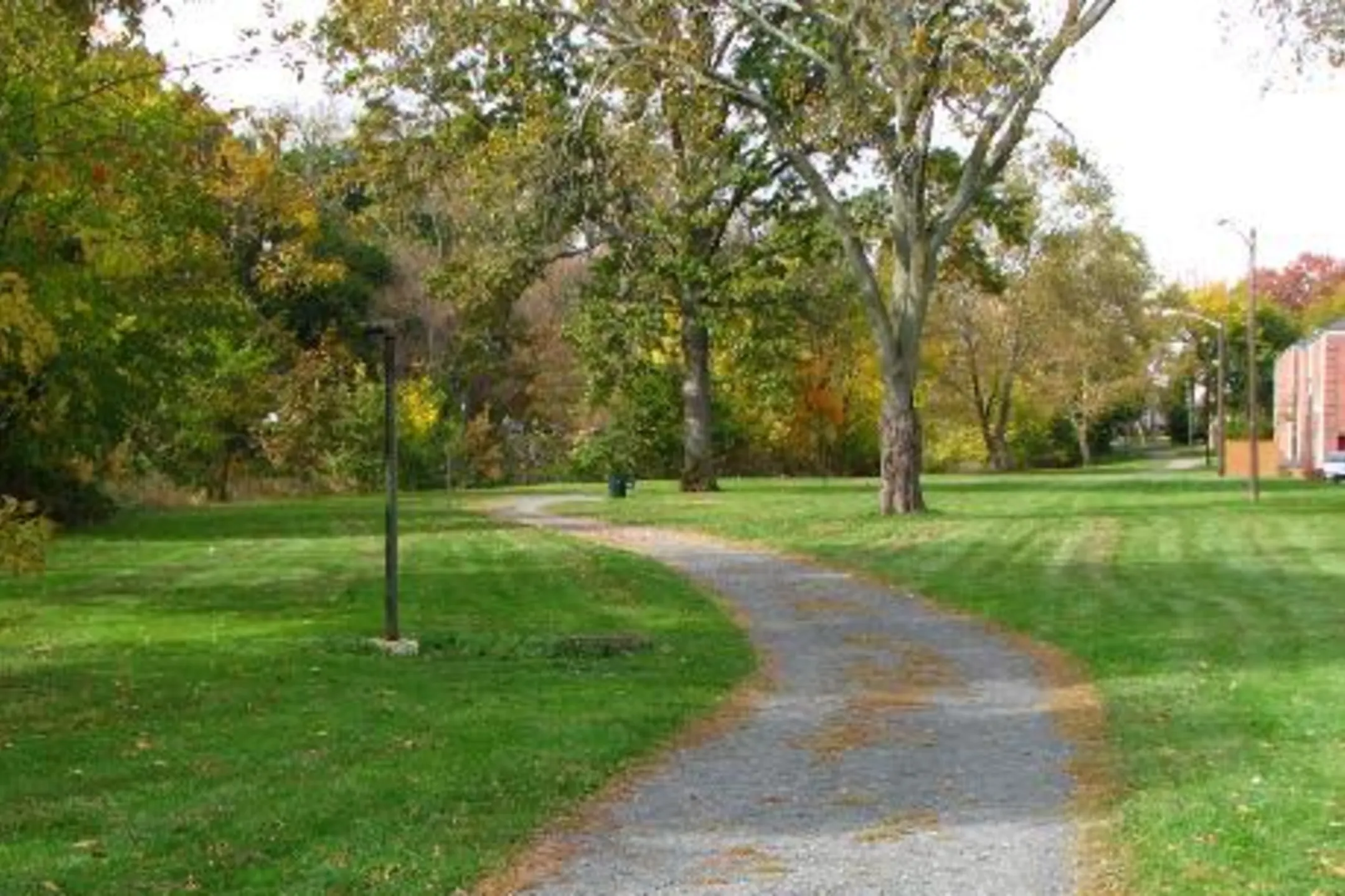 Brookside Gardens Apartments - Somerville, NJ 08876