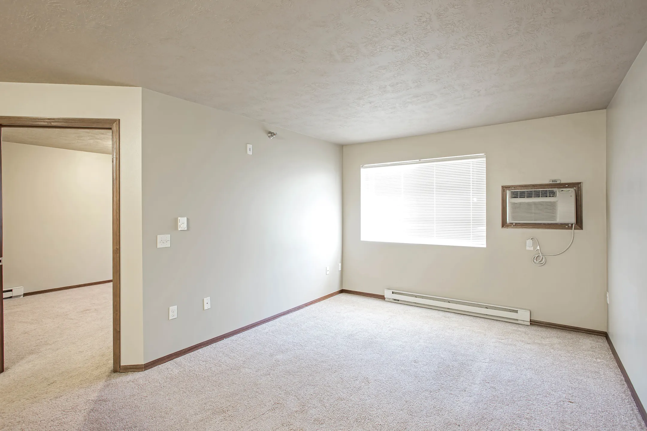 Auburn Manor Apartments - Sioux Falls, SD