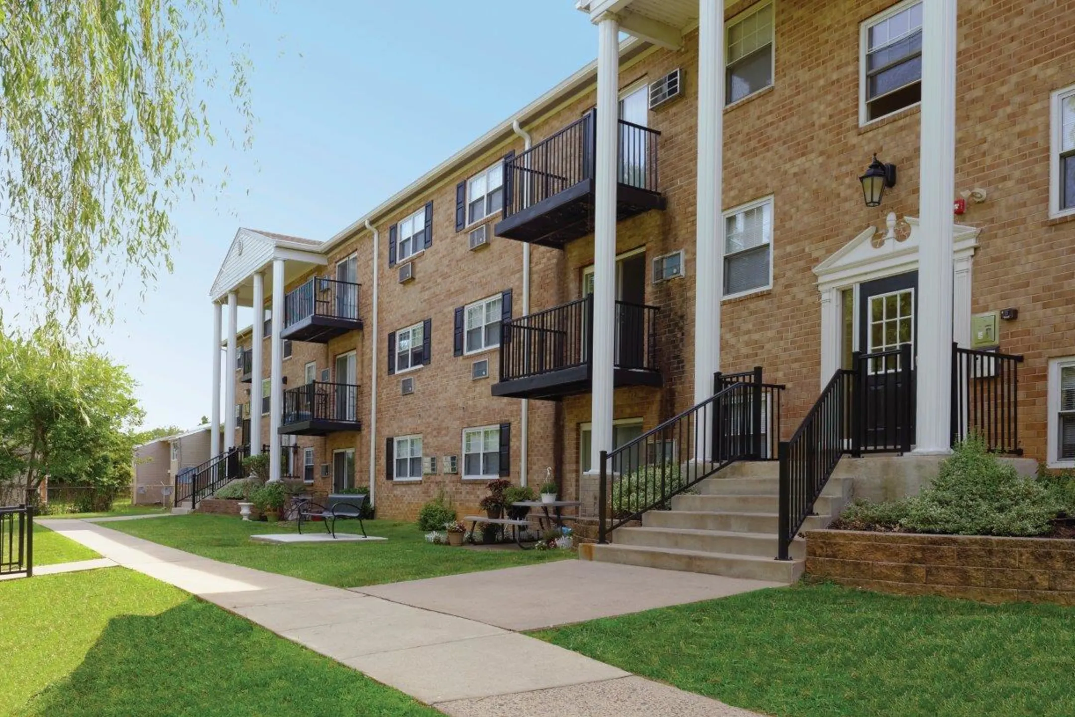 Hill Brook Place Apartments - Bensalem, PA 19020