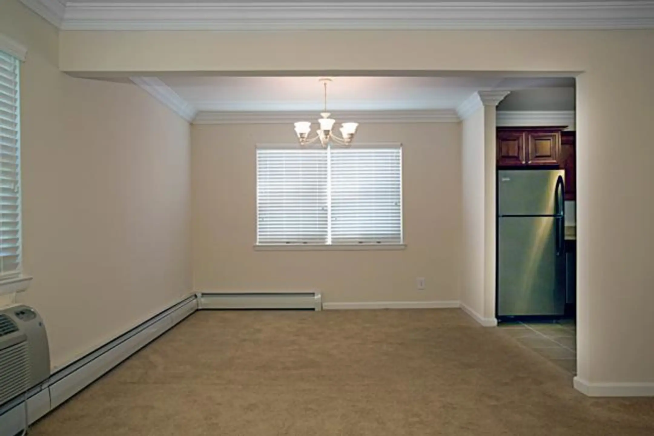 Fairfield Arms 80 S Clinton Ave Bay Shore, NY Apartments for Rent