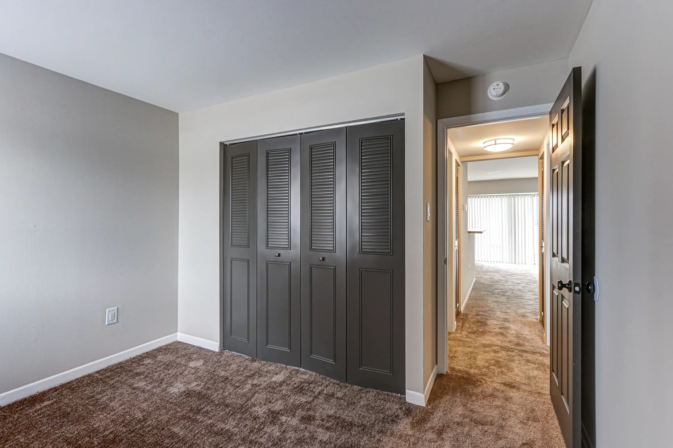 Bedroom - Carriage Park Apartments - Pittsburgh, PA