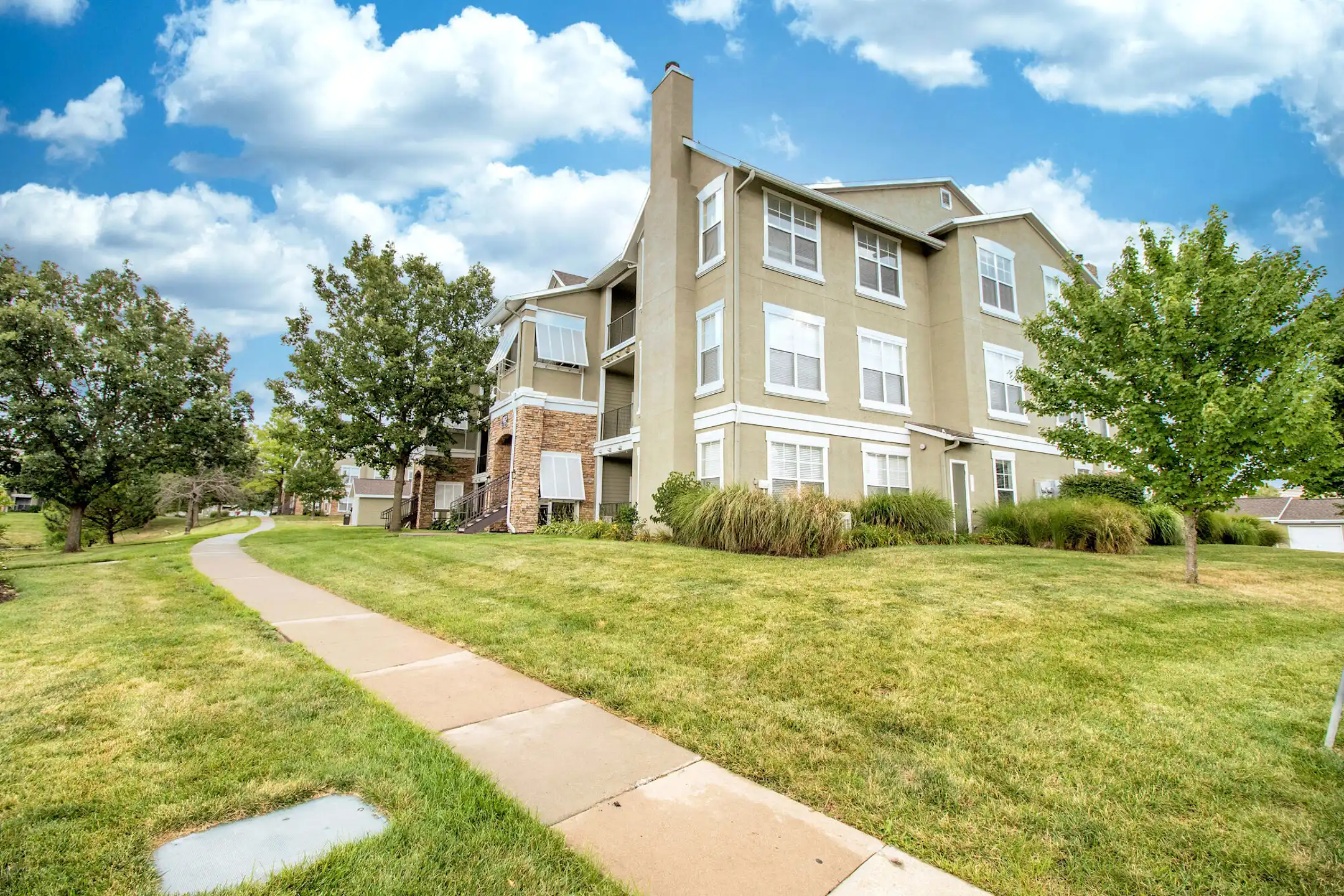 The Vintage At Zona Rosa Apartments Kansas City, MO 64153