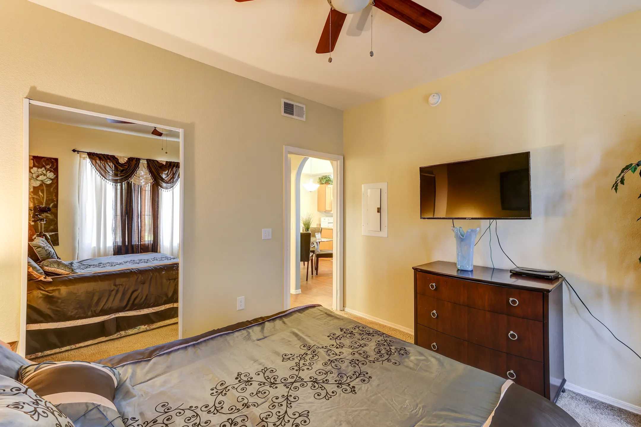 Sun Valley Ranch Apartment Homes 7353 E University Dr Mesa, AZ