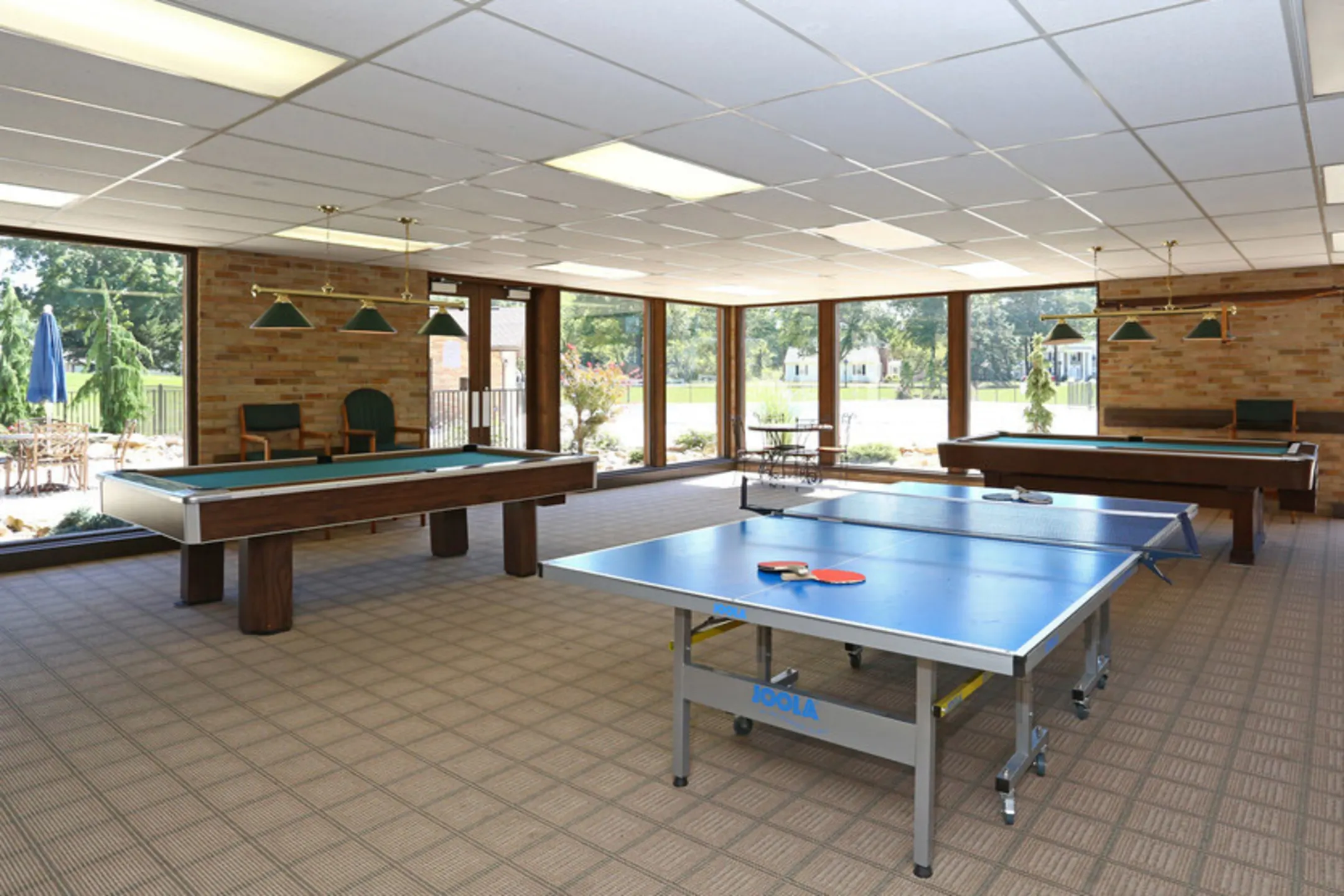 Woodlawn Village Apartments 2601 Woodlawn Circle Northwest Canton