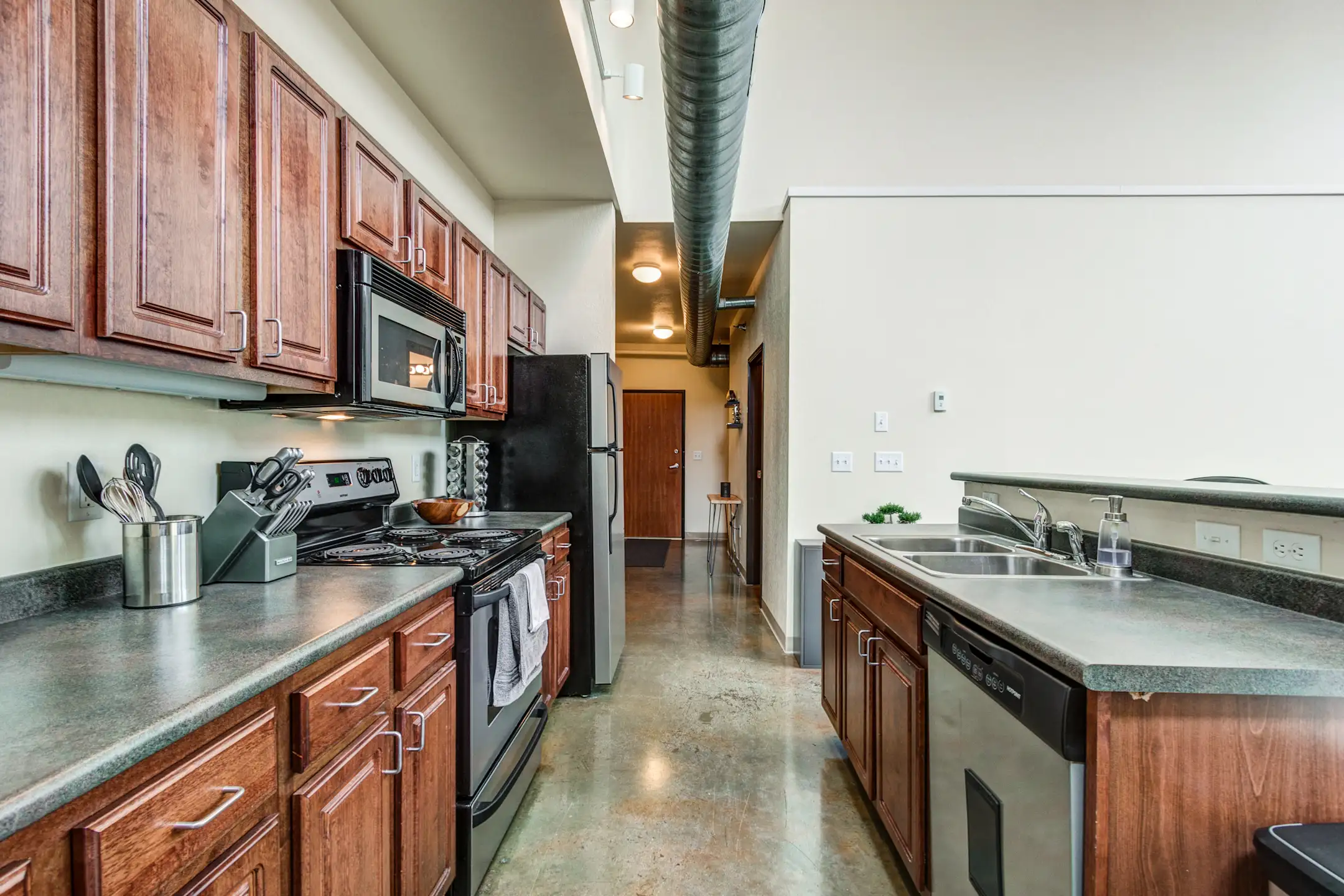 Kitchen - SGC Apartments - Fargo, ND