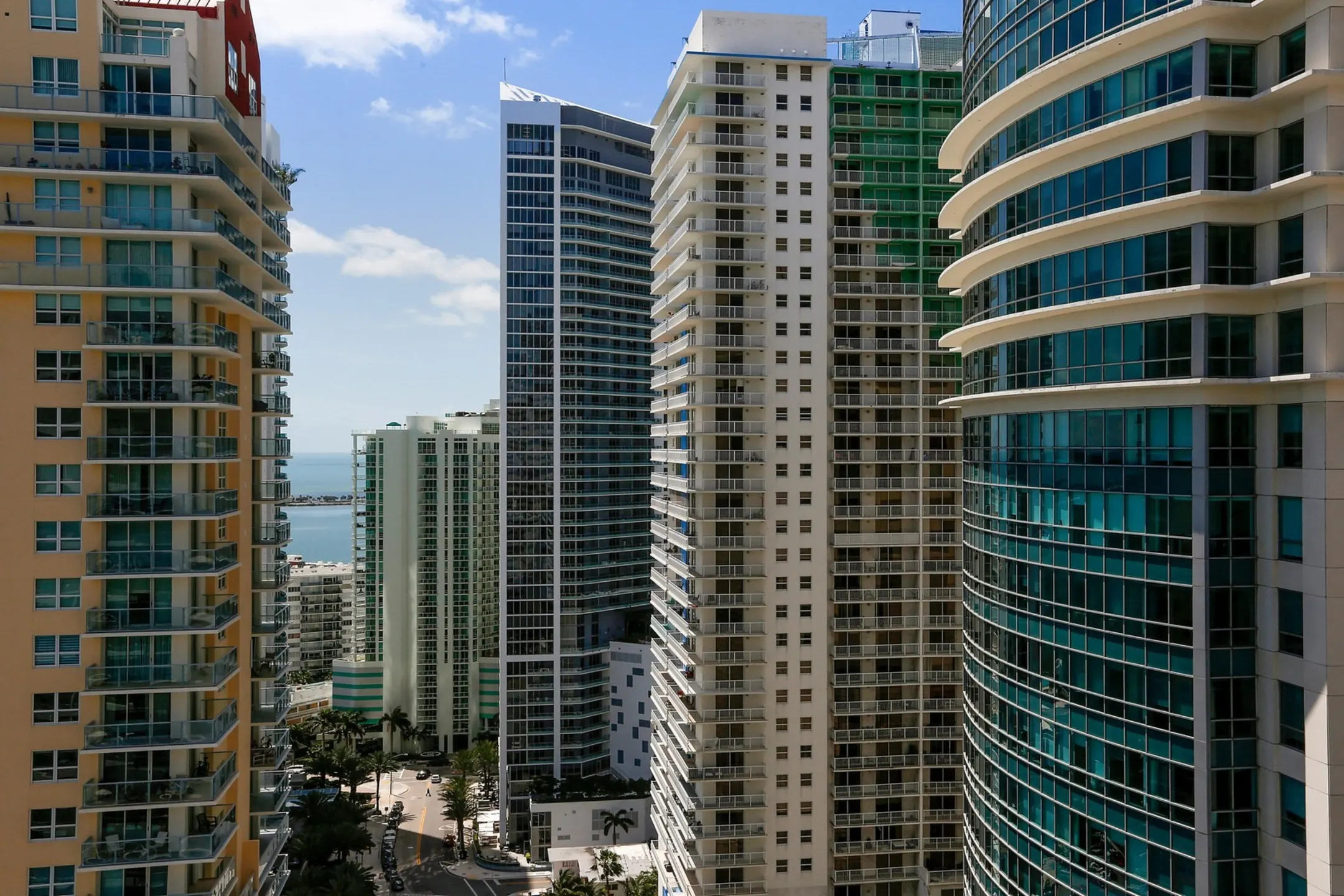 yacht club at brickell apartments photos