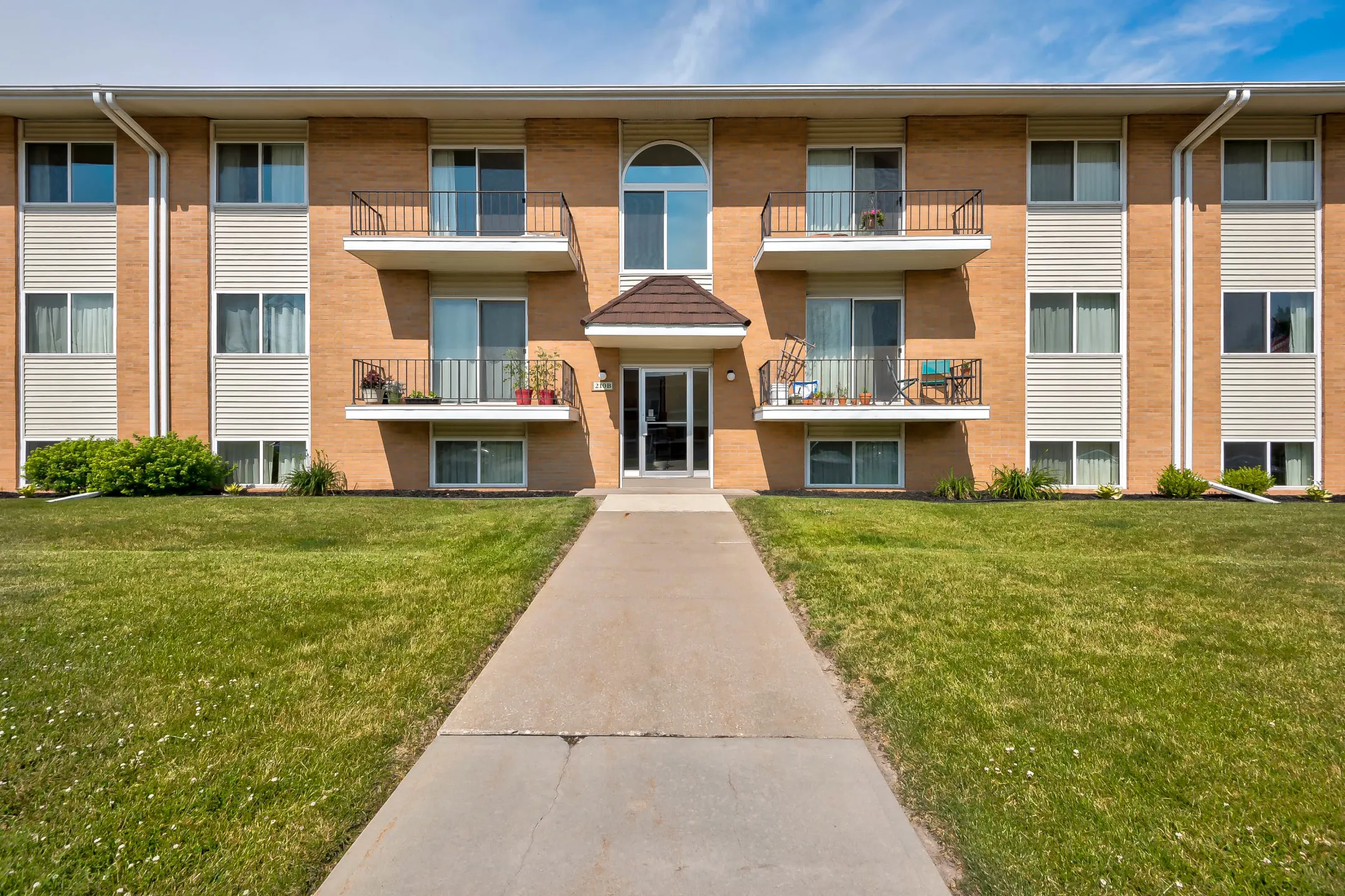 Scotsdale Apartments - Coralville, IA 52241