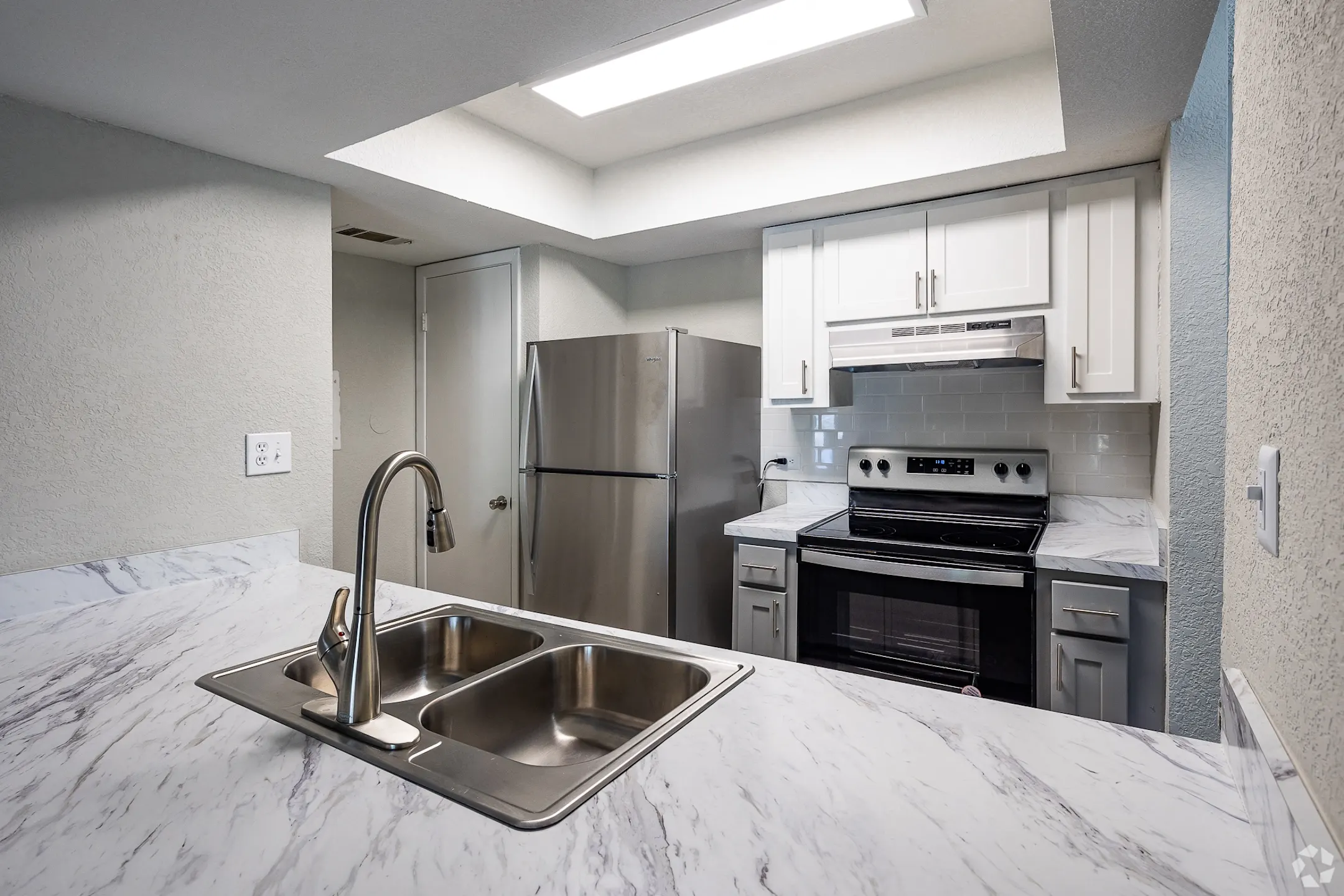 Hanley Place Apartments Tampa, FL 33634