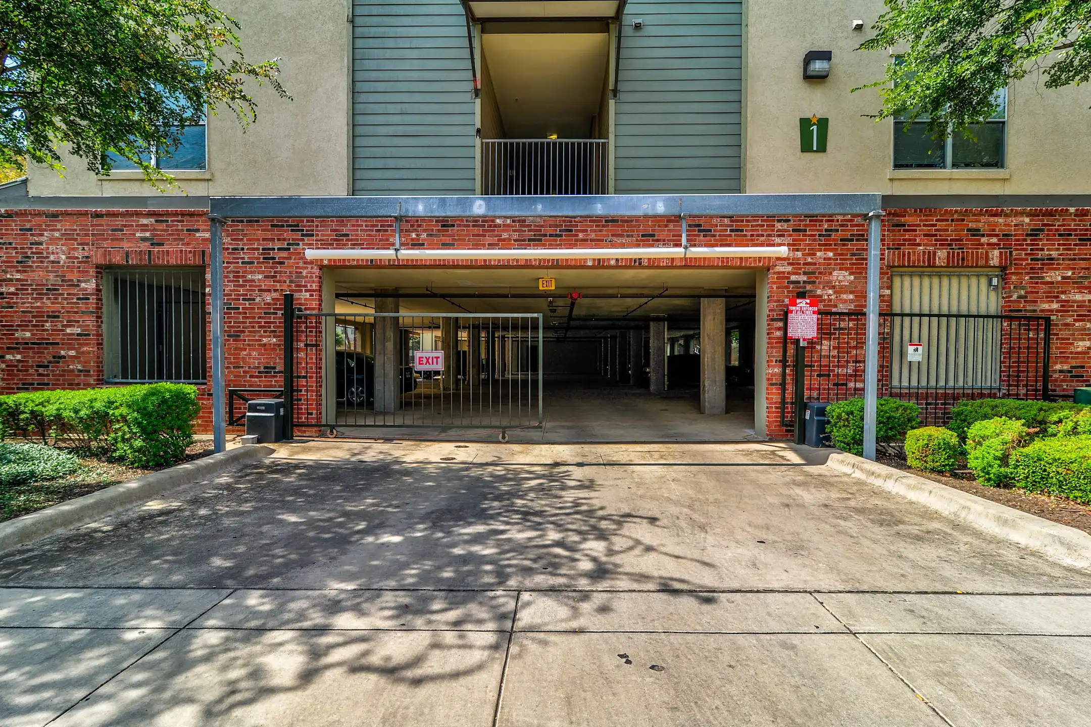 Refugio Place Apartment Homes 300 Labor St San Antonio, TX