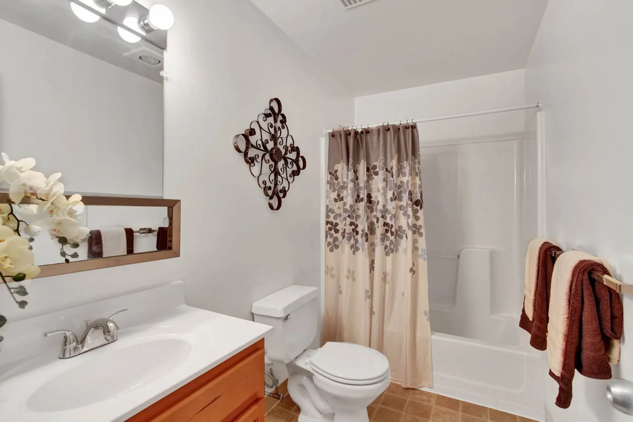 Bathroom - Camelot Arms & North Hills - York, PA