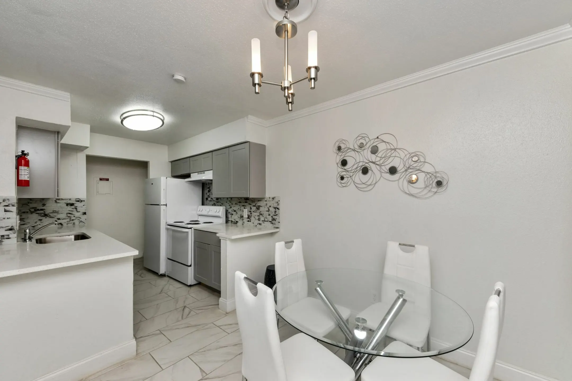 Parkway & Parkgreen at Bellaire 8100 Bellaire Houston, TX