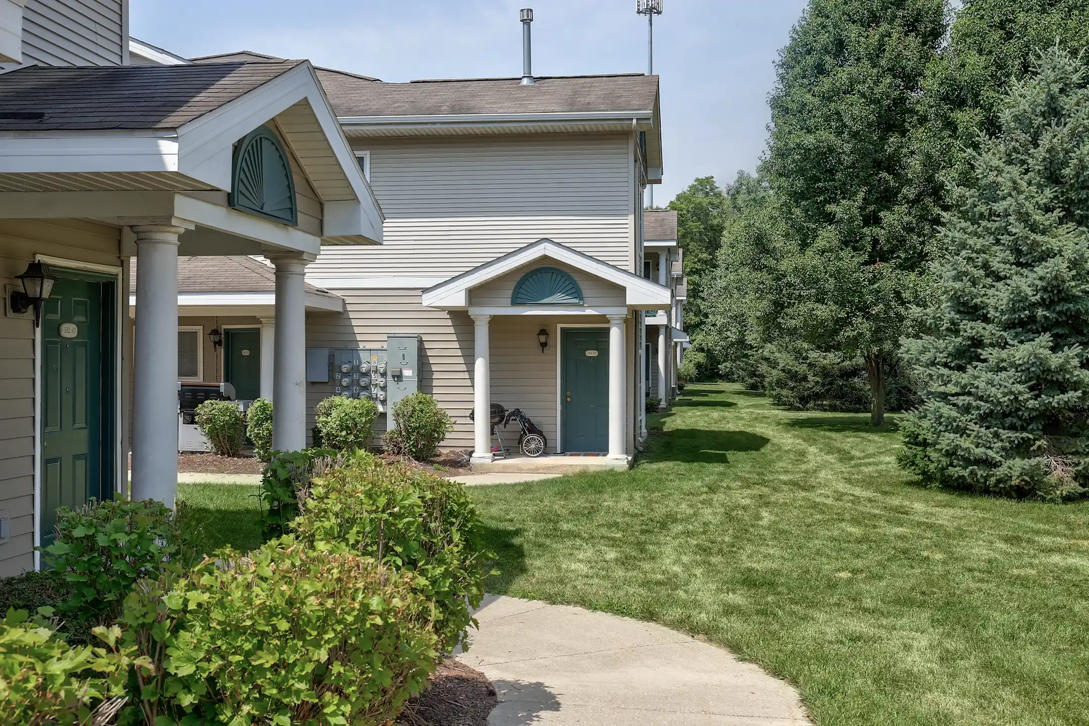 Emerald Park & Emerald Woods Apartments 326 Cross Oaks Dr Plainwell