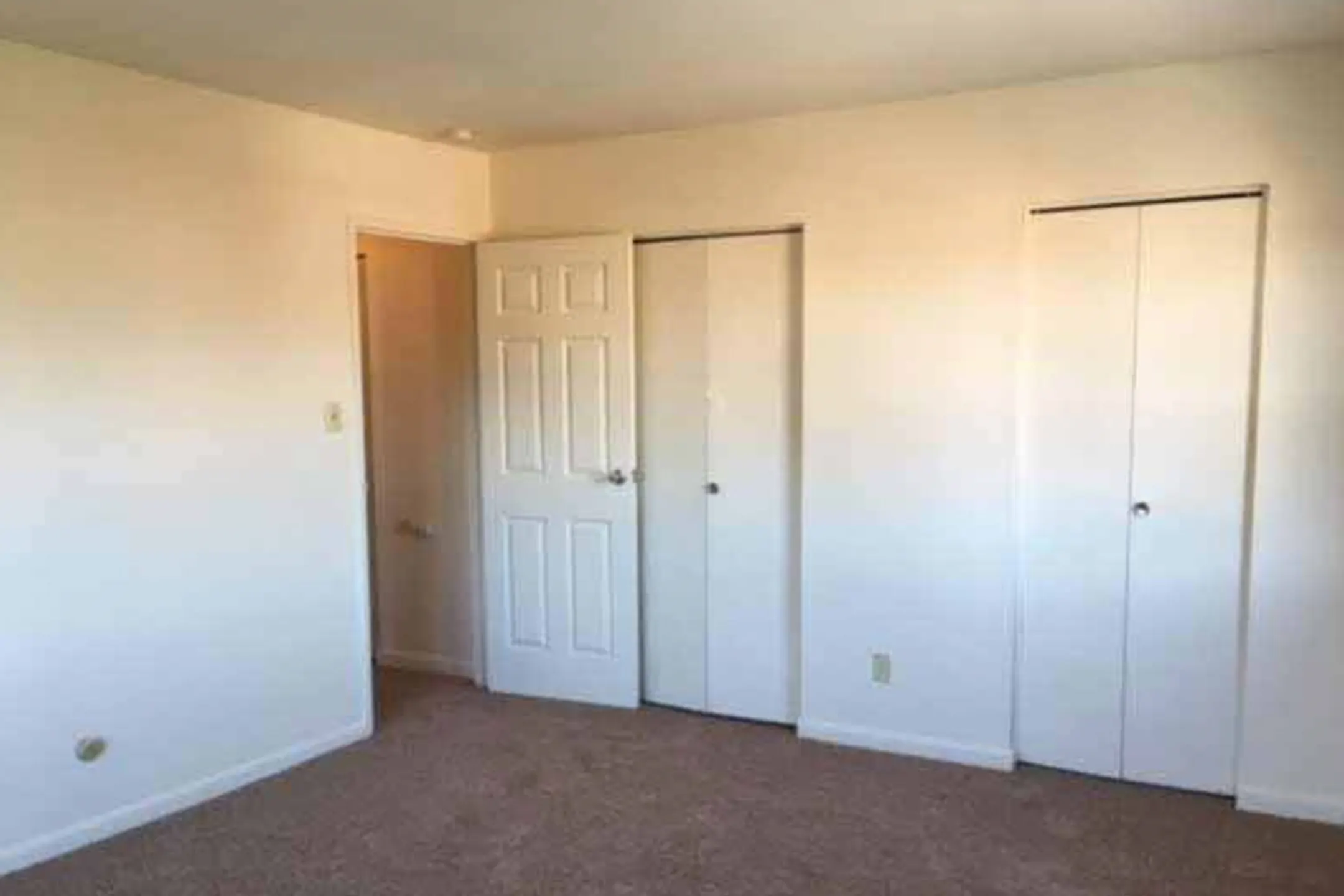 Bedroom - Berkshire Gardens - Reading, PA