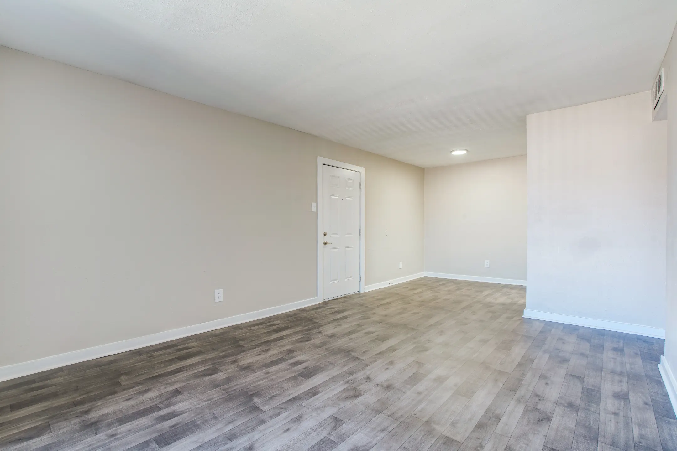 Casa Luna Apartments Dallas, TX 75228