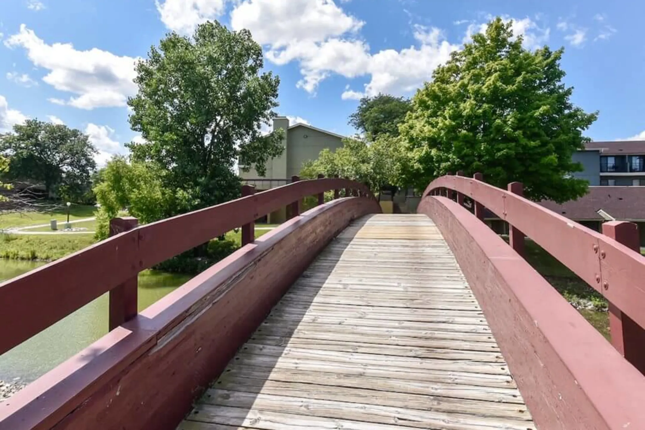 Glenbrook Apartments Apartments Milwaukee, WI 53223