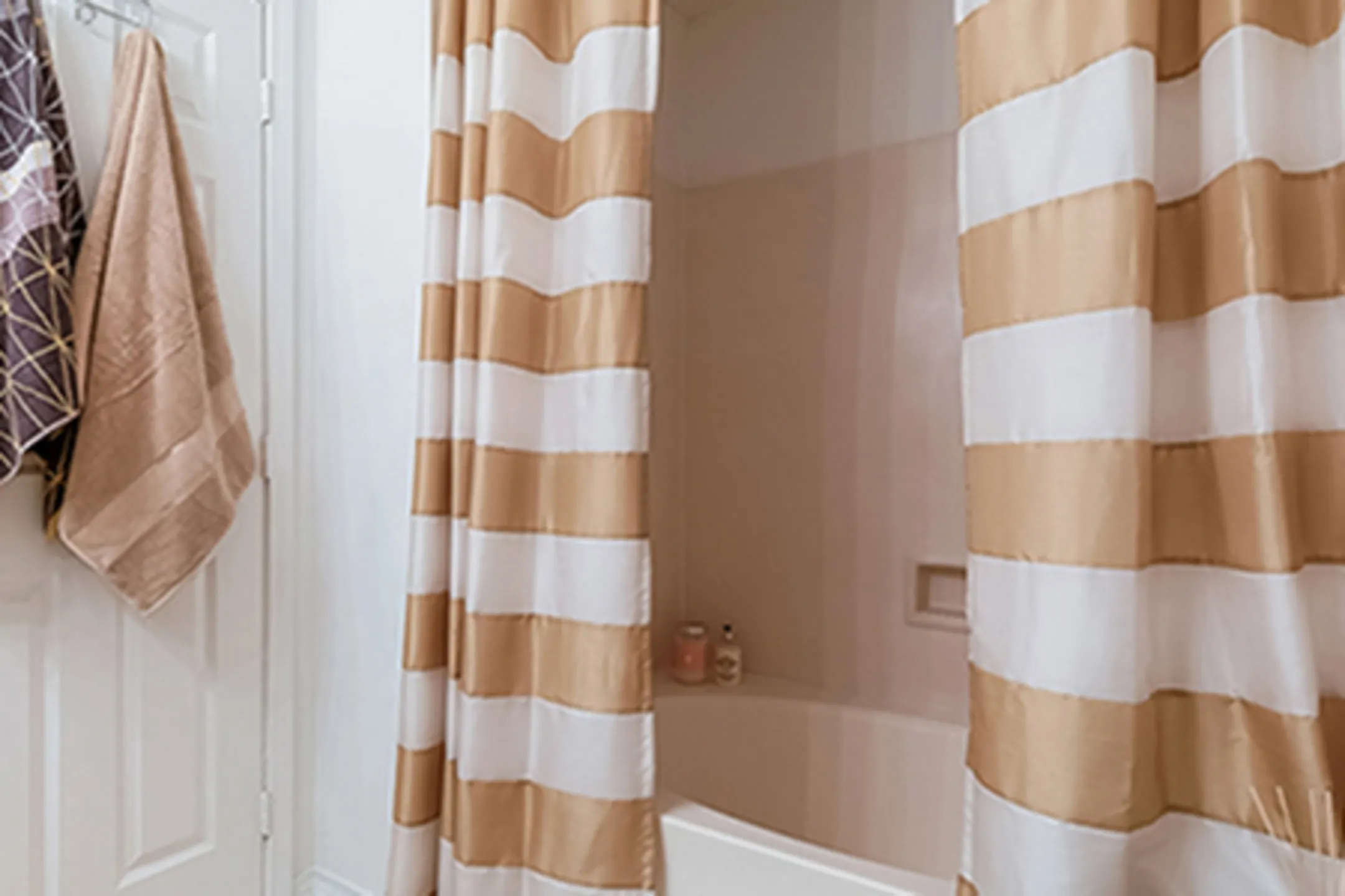 Clearwater Creek Apartments Elmwood, LA 70123