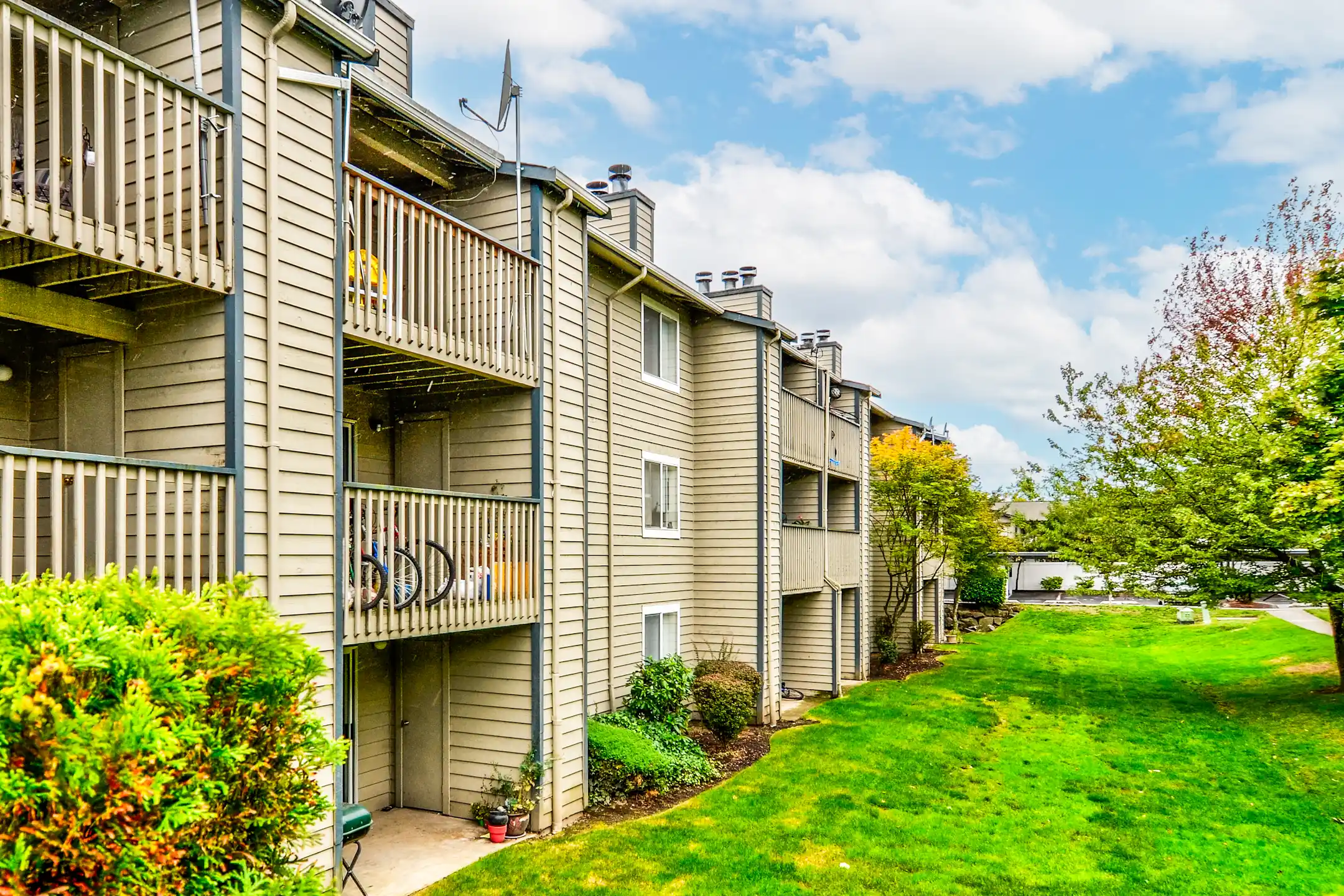 Sunset Park Apartments - 11202 2nd Ln SW | Seattle, WA Apartments for