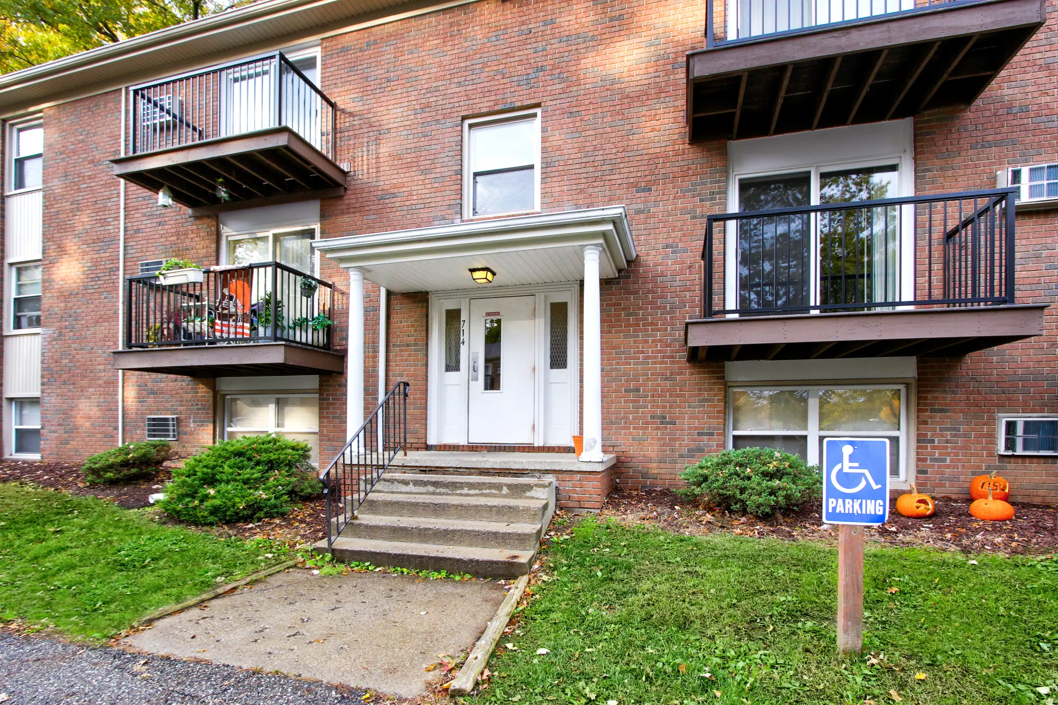 Woodgate North Apartments 709 Sapp Rd Ravenna, OH Apartments for