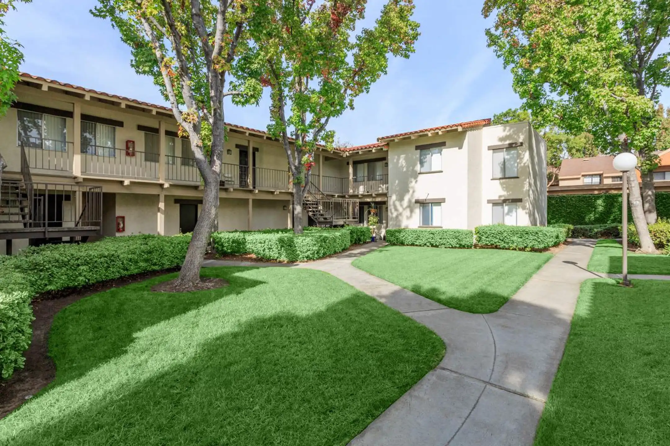 Carlyle Square Apartment Homes 266 Backs Ln Placentia, CA