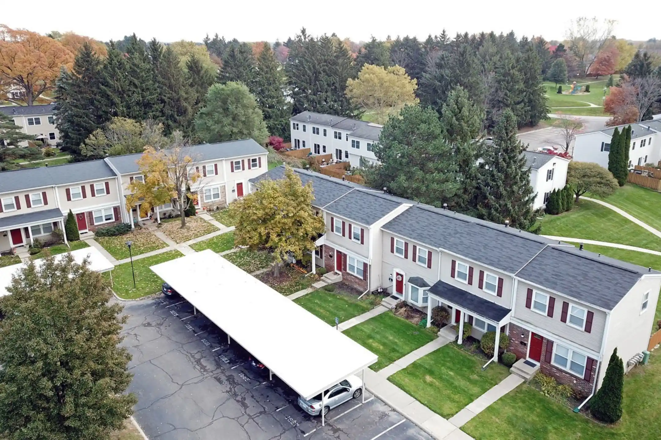 Meadowfield Townhomes 786 Lawton Ct Rochester Hills, MI Apartments