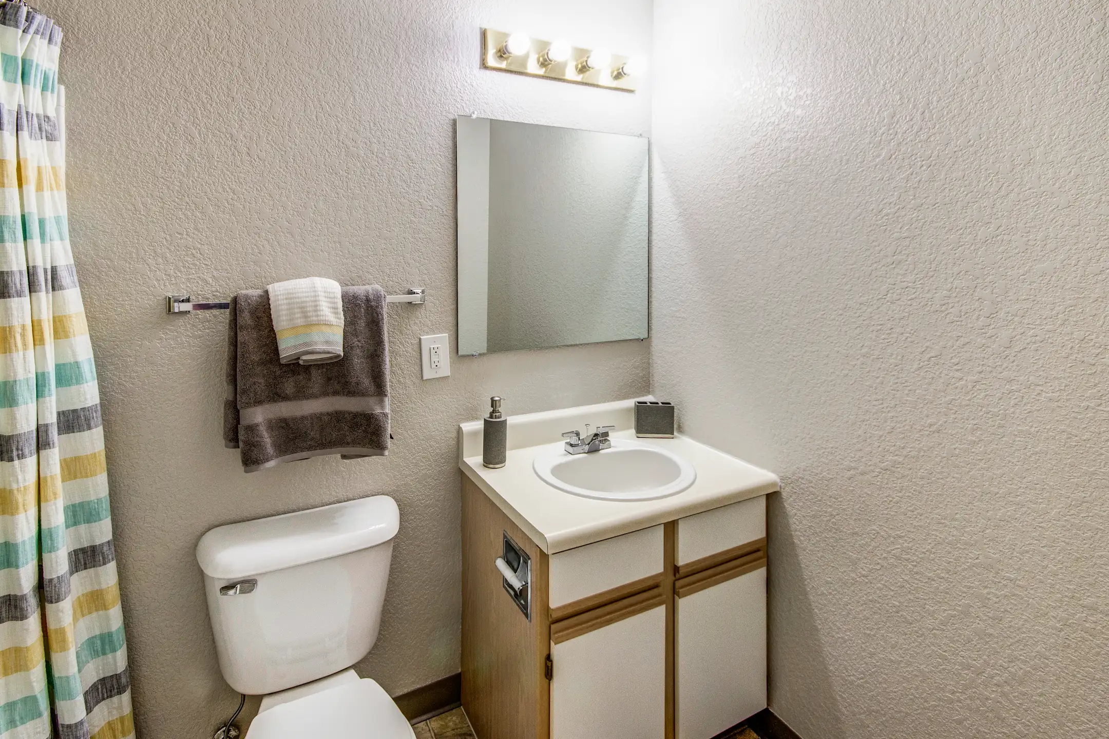 Bathroom - Applecreek - Anderson, IN