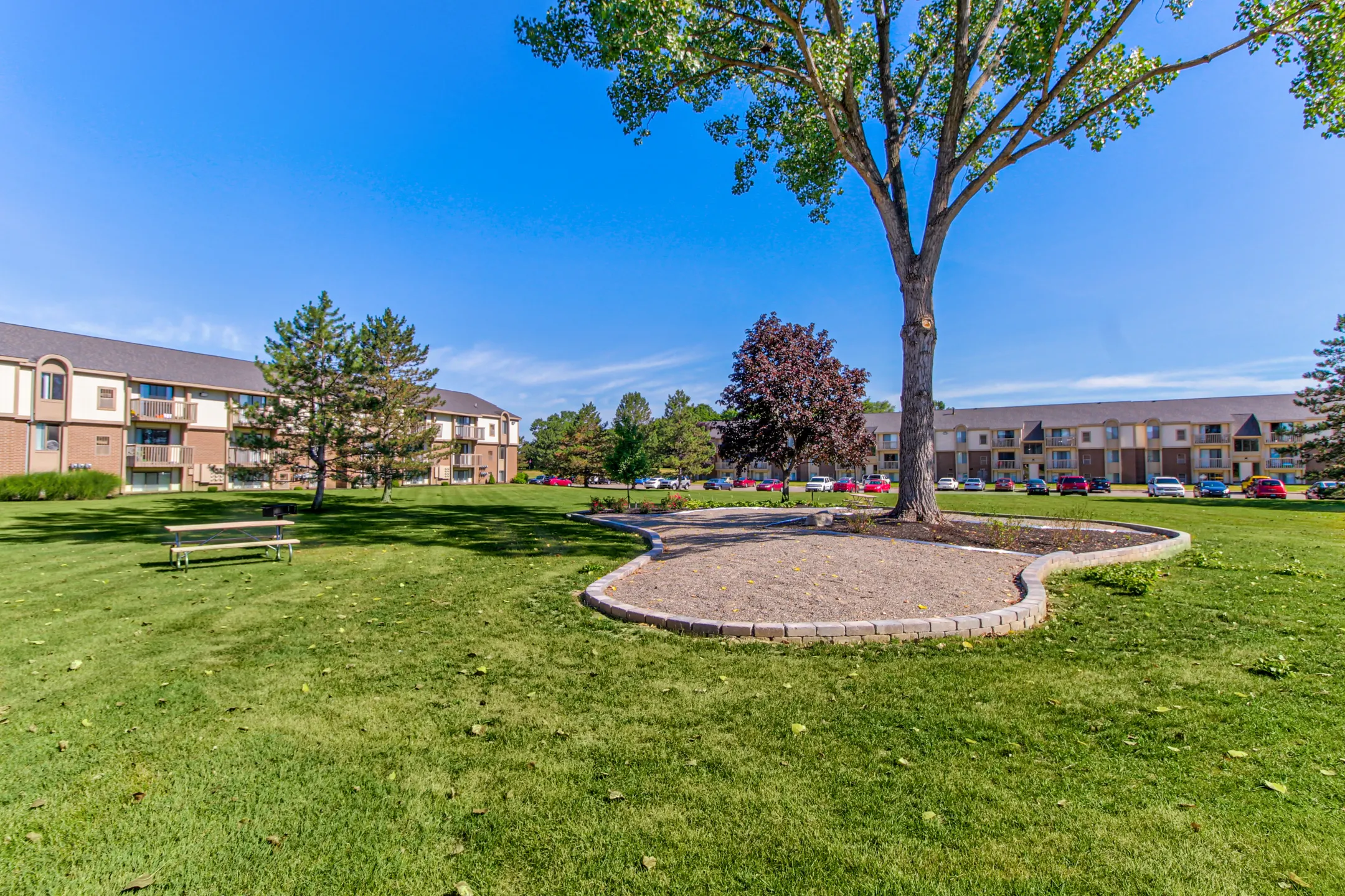 Grand Bend Club 12043 Juniper Way Grand Blanc, MI Apartments for