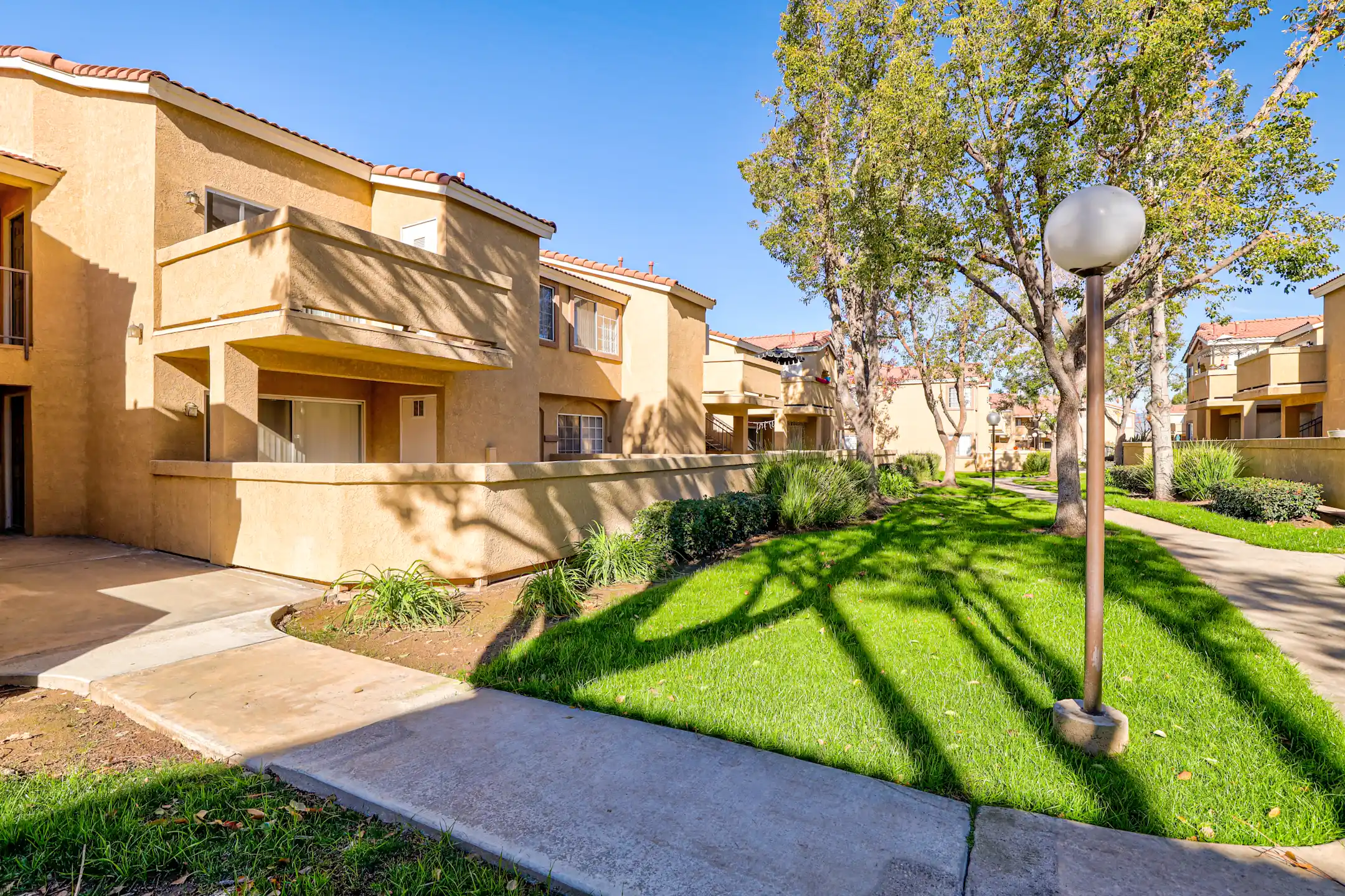 Spruce Village Apartments Riverside, CA 92507