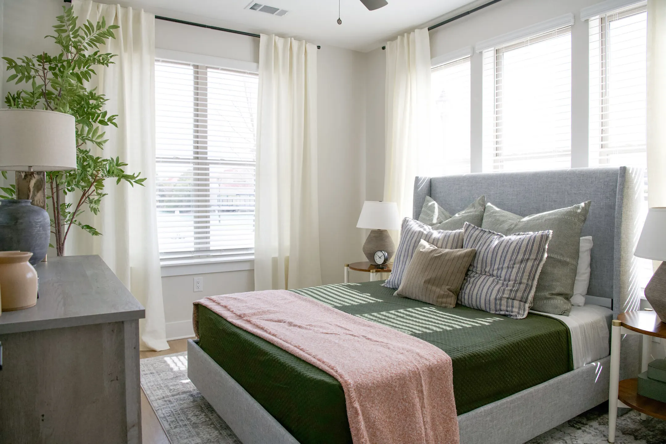 Bedroom - NOVEL University Place - Charlotte, NC