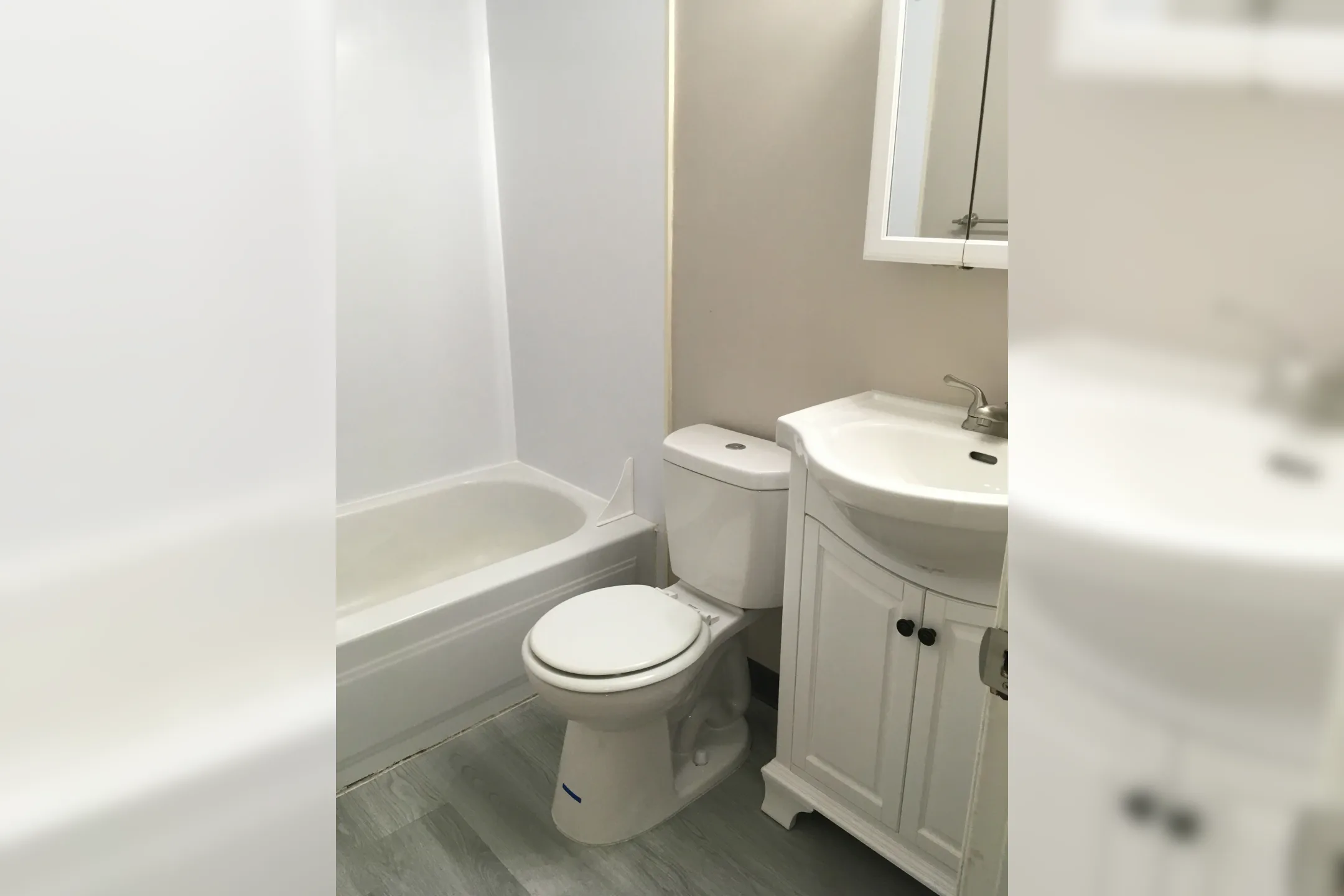 Bathroom - Stoney Creek Apartments - Ashland, OH