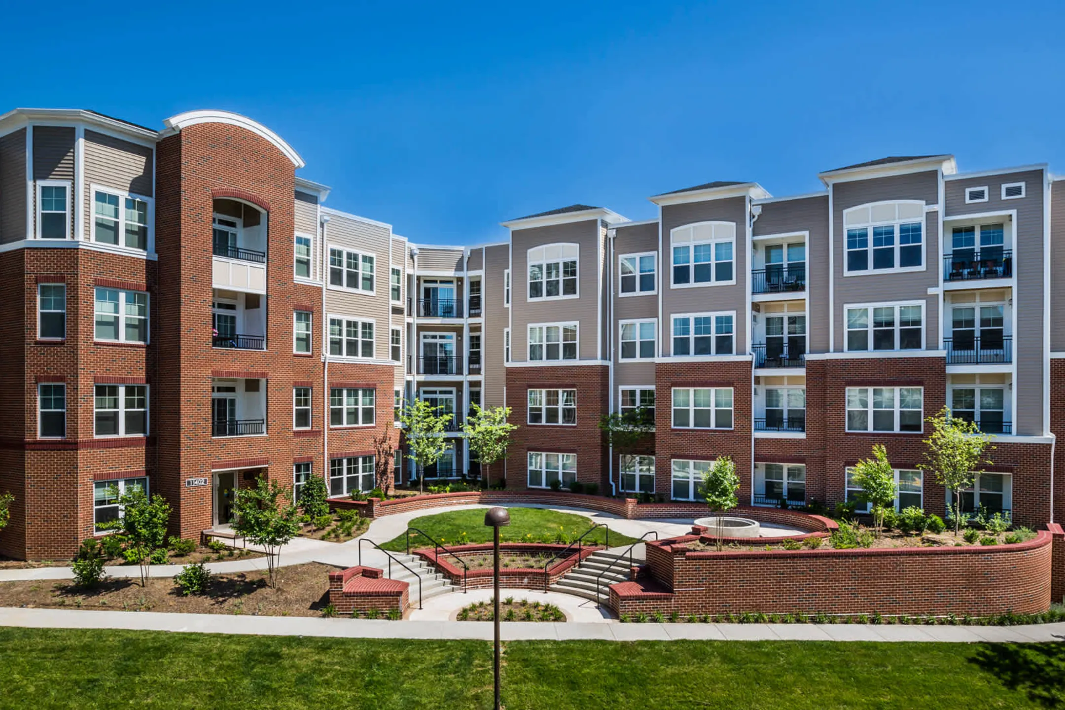 Building - Radiant Fairfax Ridge Apartments - Fairfax, VA