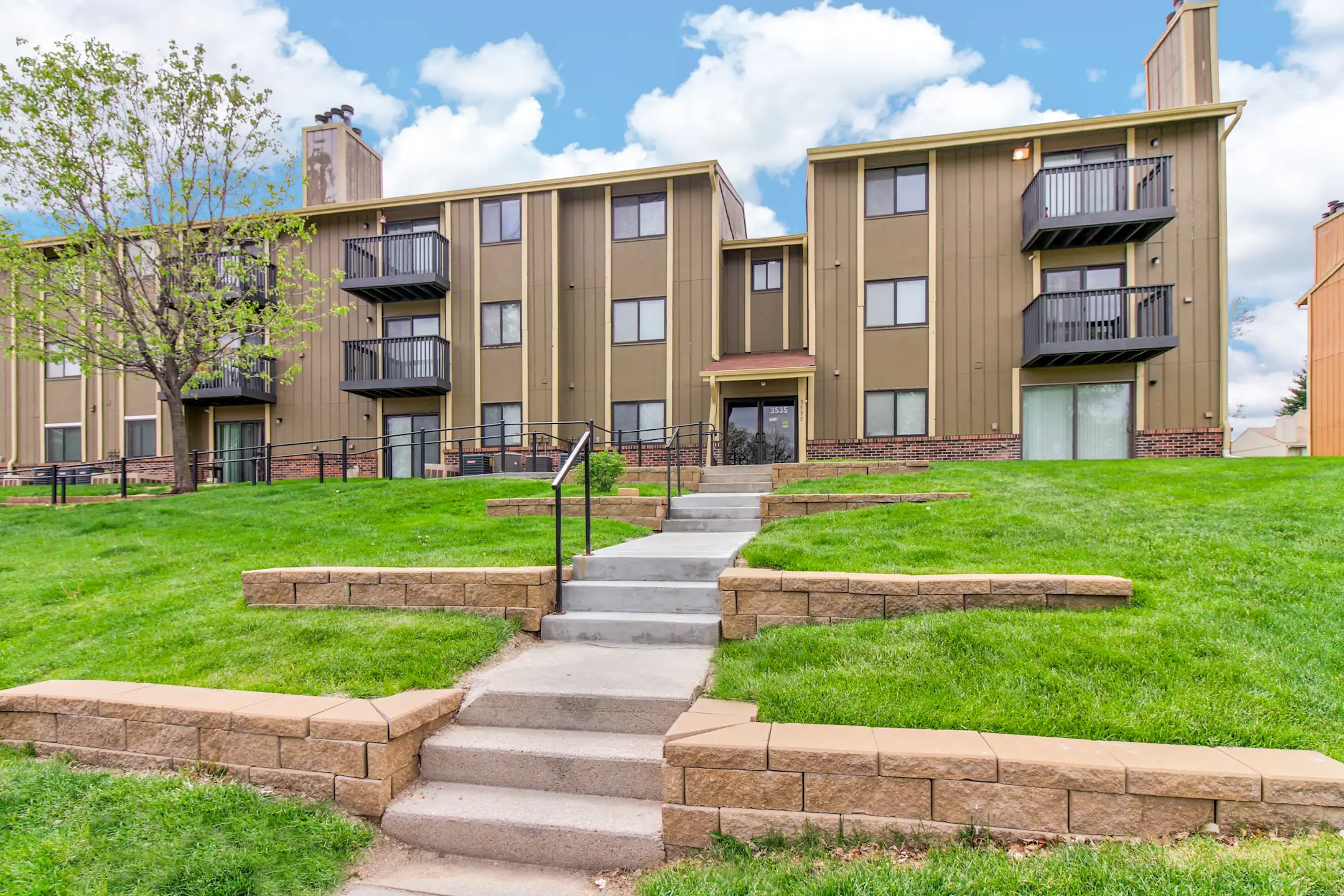 Maple View Apartment Homes Apartments Omaha, NE 68134